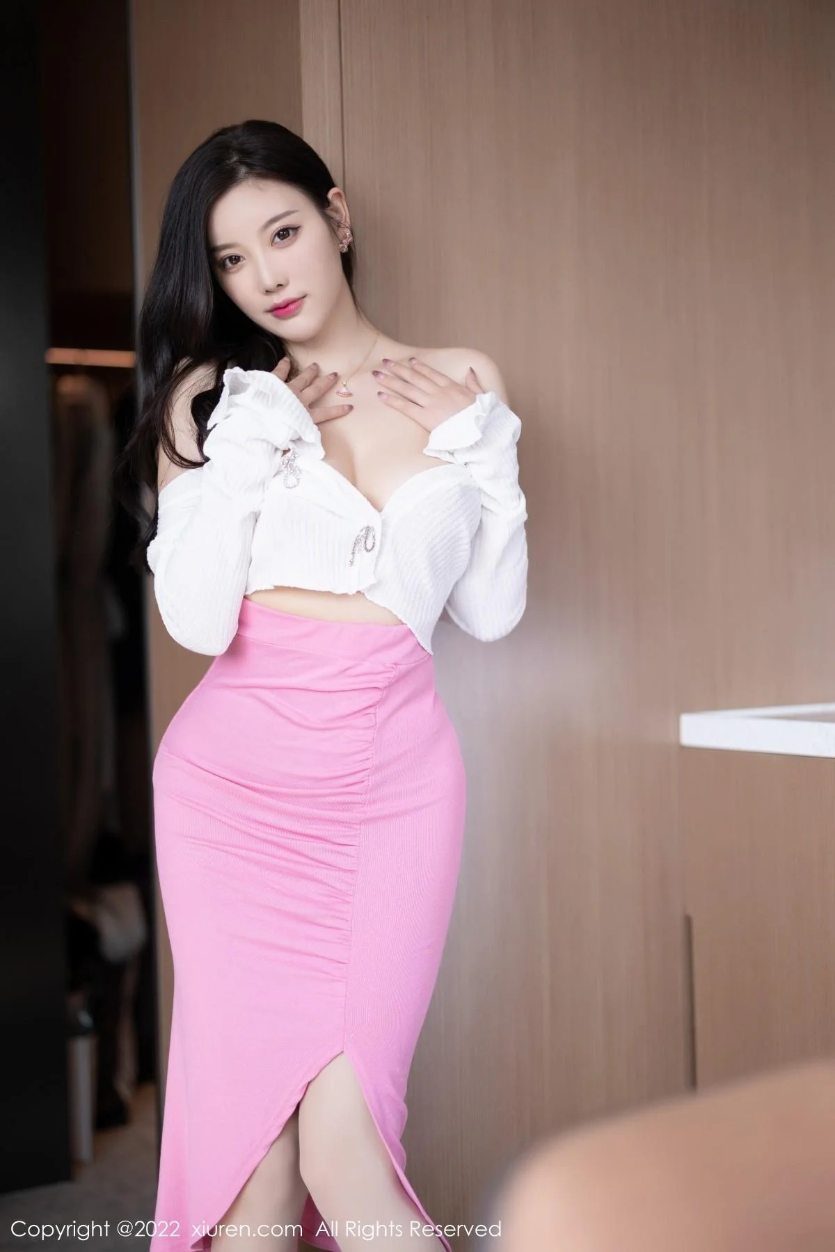 杨晨晨Yome半脱露白色轻透蕾丝内衣秀完美身材绝美写真 第 67 张