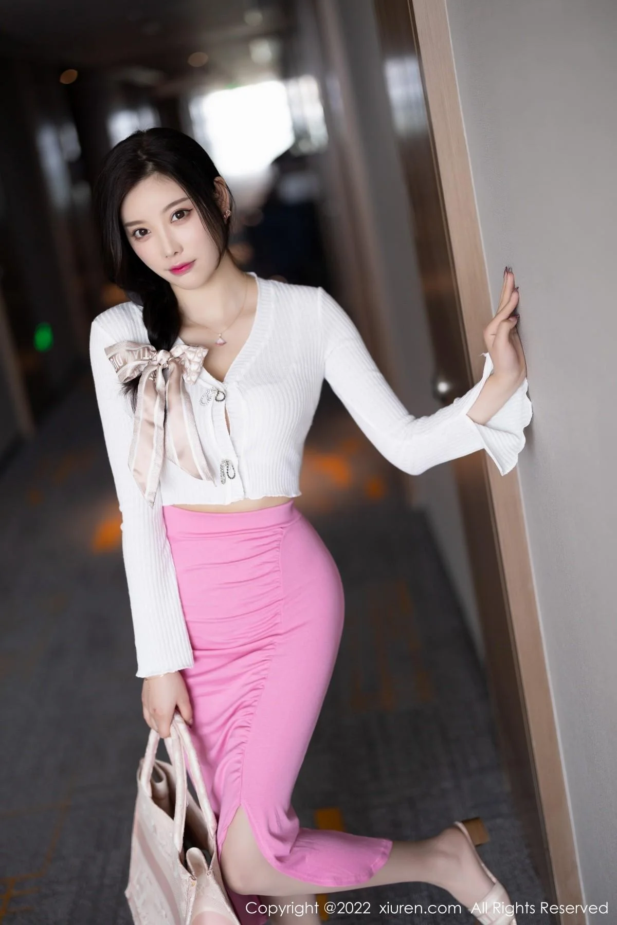 杨晨晨Yome半脱露白色轻透蕾丝内衣秀完美身材绝美写真 第 8 张