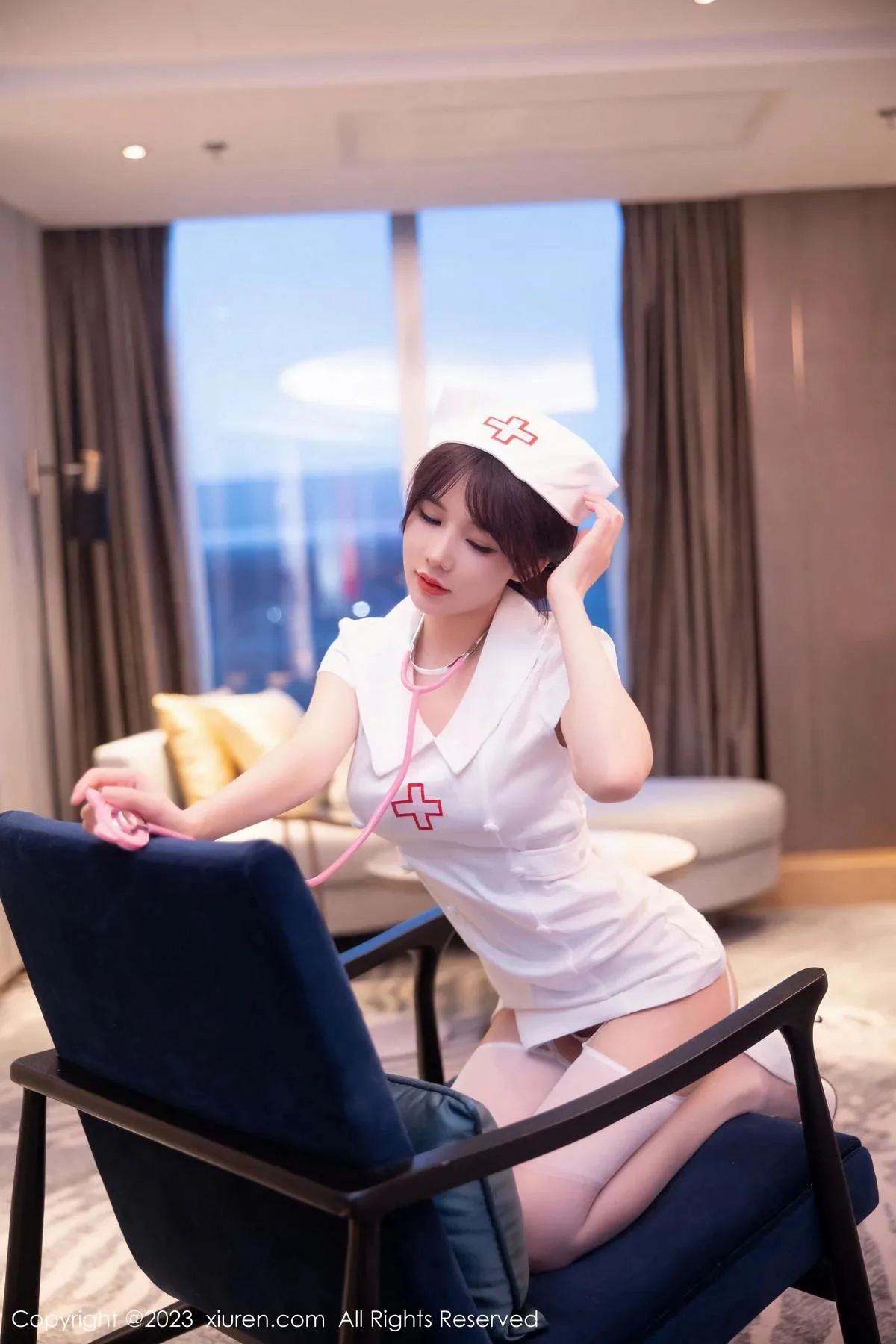 婠婠么性感白色情趣护士服配白丝吊袜秀曼妙身姿绝美写真 第 21 张