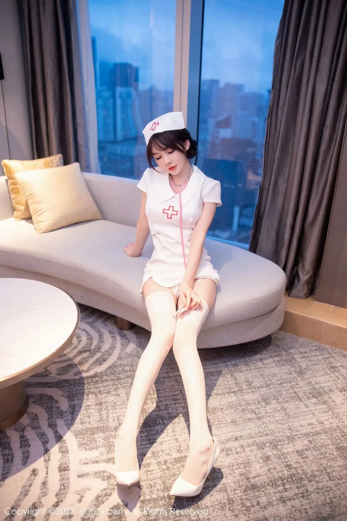 婠婠么性感白色情趣护士服配白丝吊袜秀曼妙身姿绝美写真 第 27 张