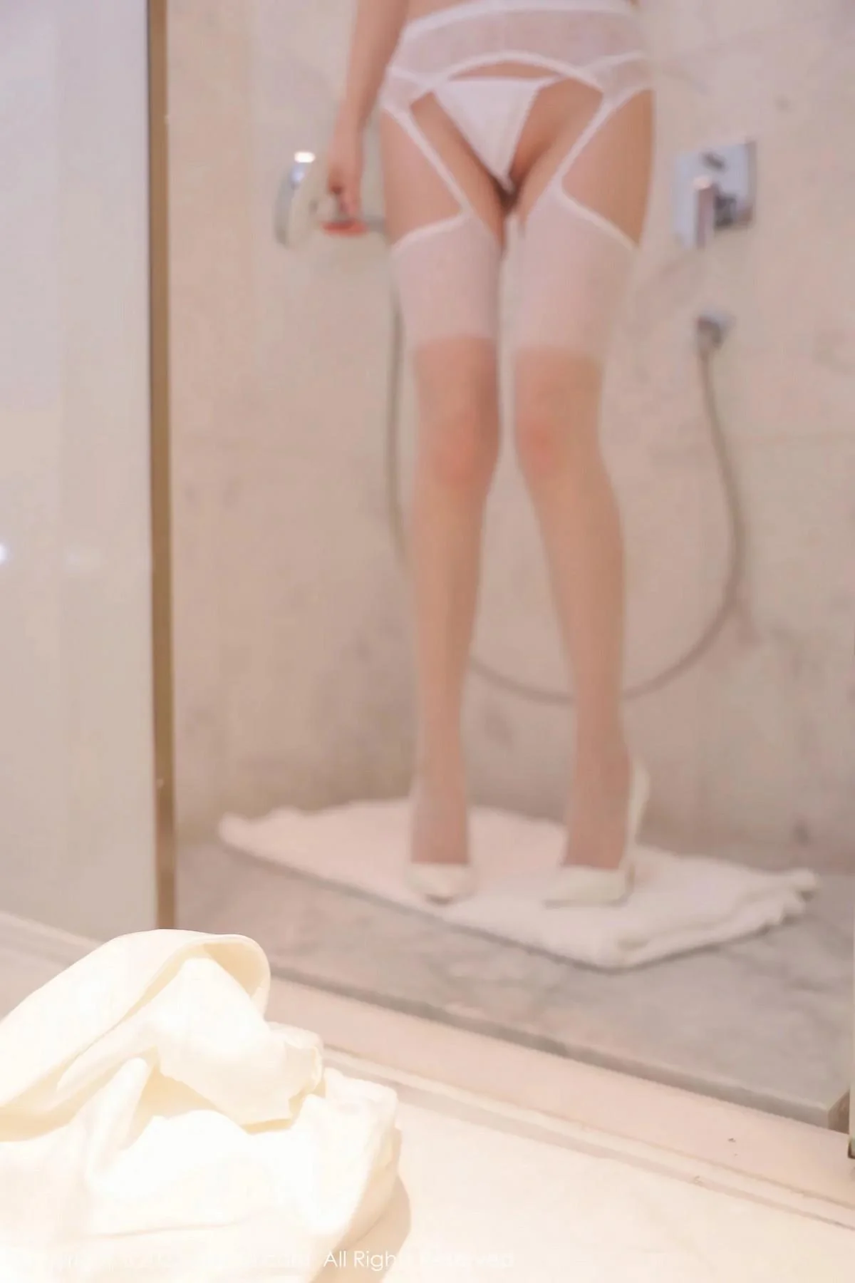 婠婠么性感白色情趣护士服配白丝吊袜秀曼妙身姿绝美写真 第 76 张