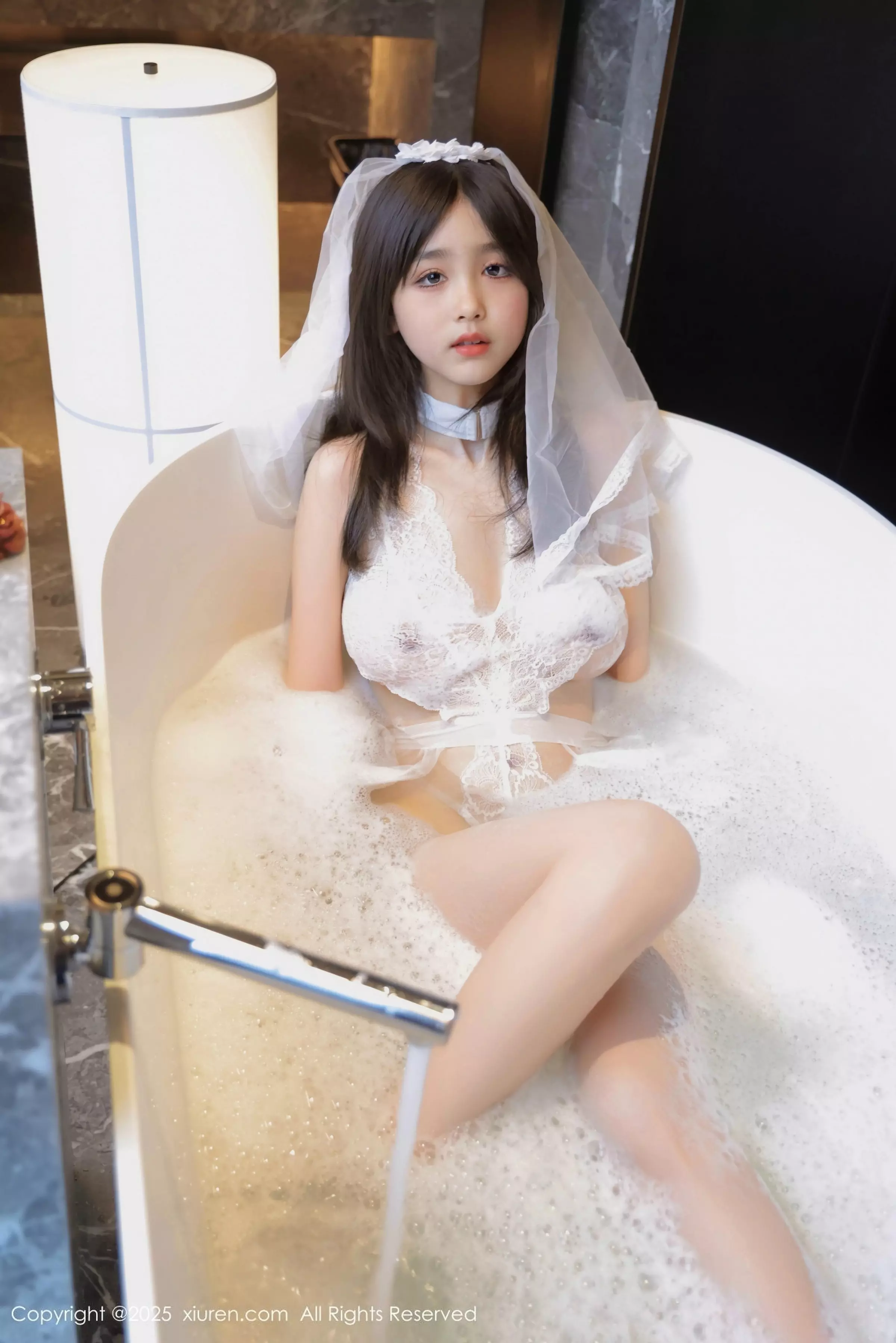 奶芙乔乔性感白色婚纱露白色蕾丝内衣秀凹凸身材绝美写真 第 90 张