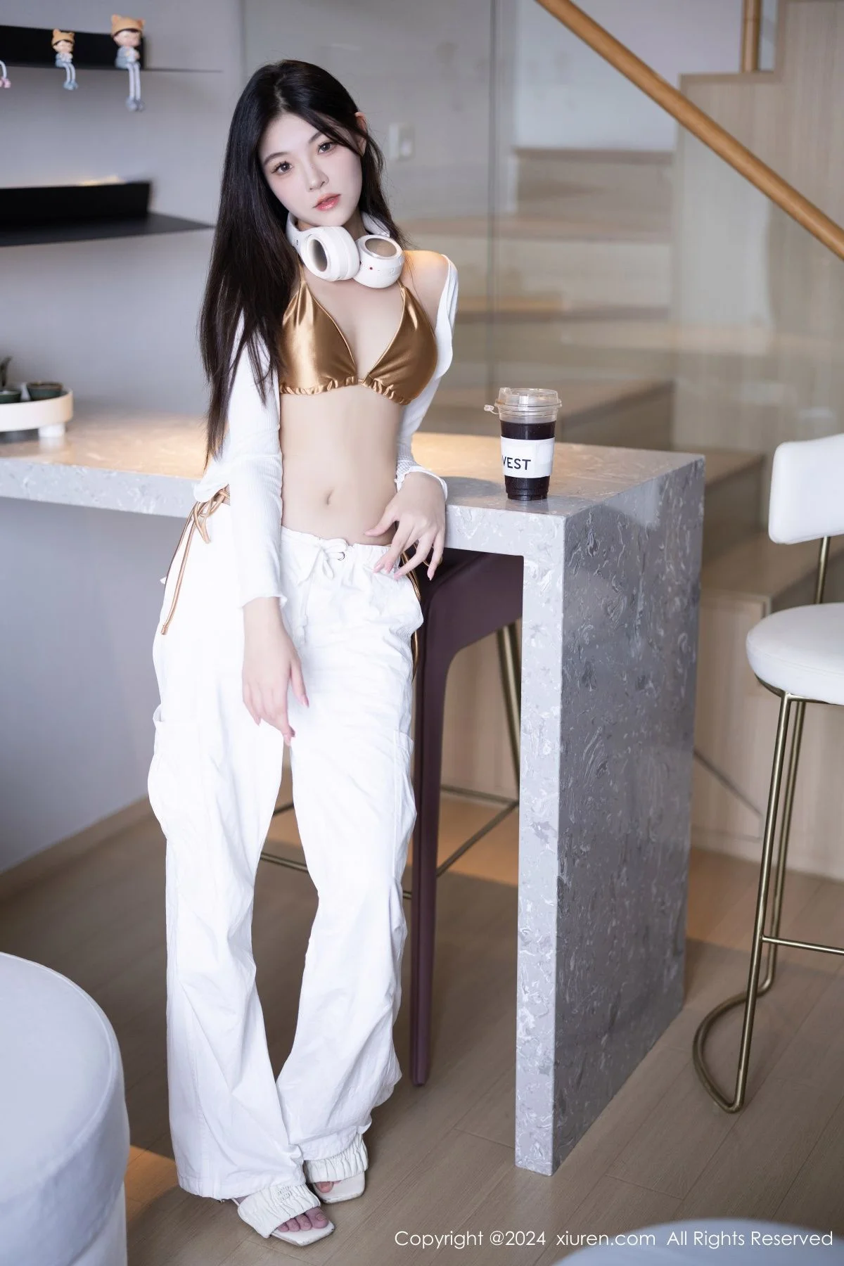 初梦瑶性感金色比基尼+红色情趣内衣秀完美身材绝美写真 第 5 张