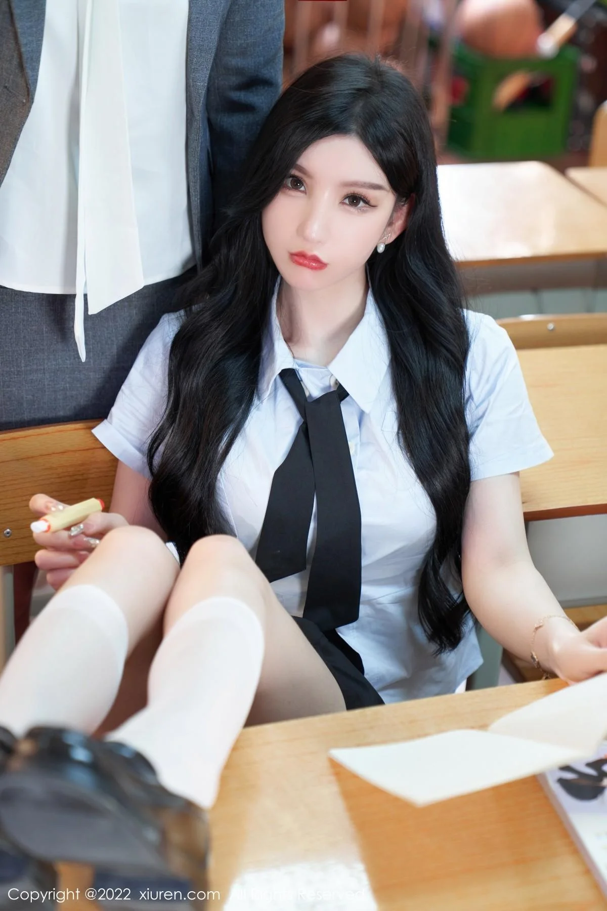 周于希Sally学妹装扮半脱露黑色蕾丝边内衣撩人绝美写真 第 26 张