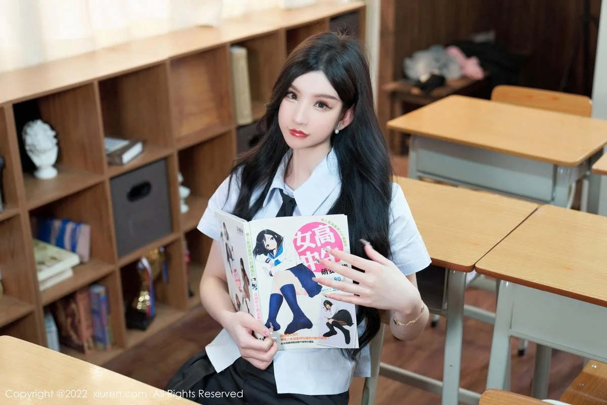 周于希Sally学妹装扮半脱露黑色蕾丝边内衣撩人绝美写真 第 8 张