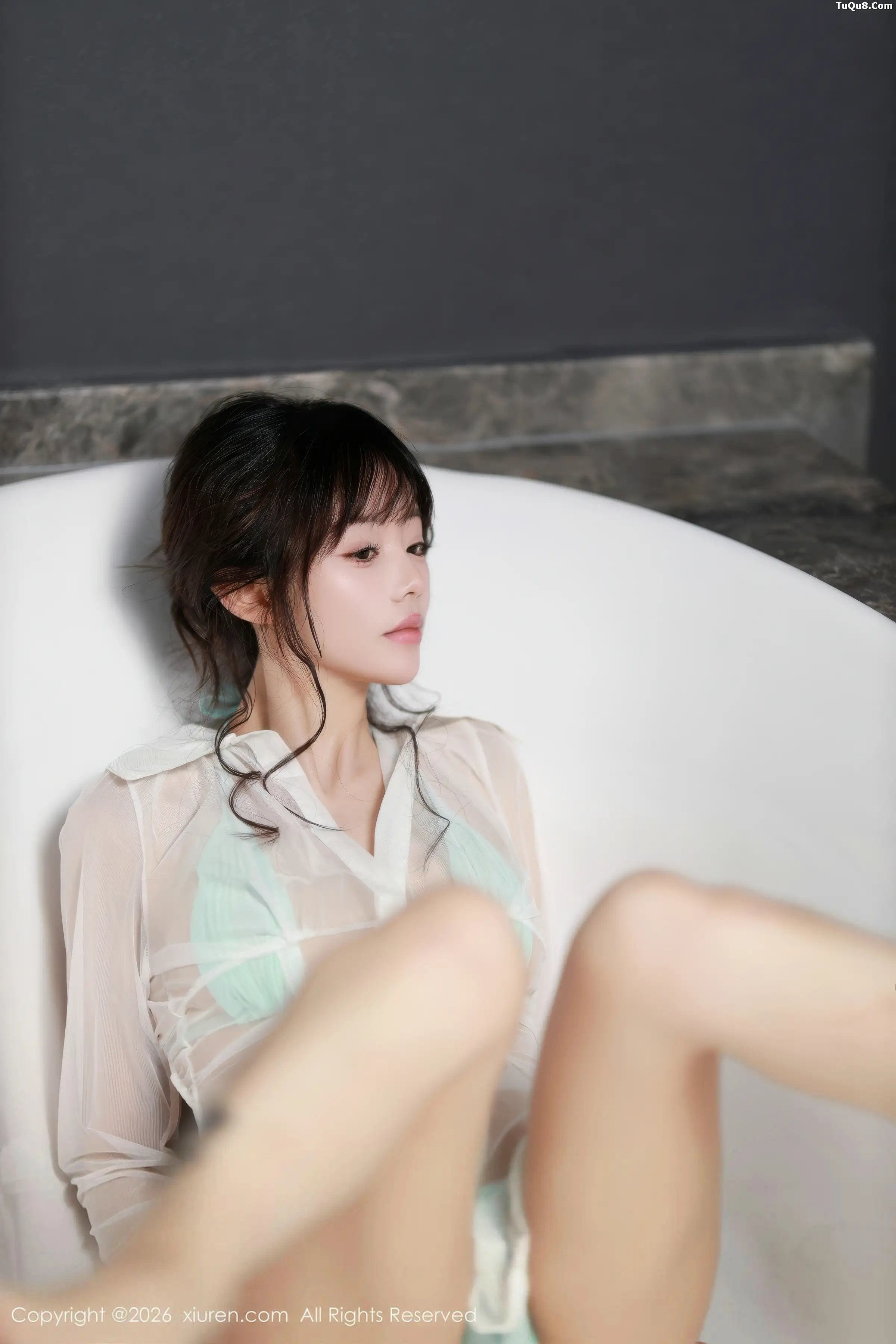 佘贝拉Bella性感薄纱上衣配黑短裙露超薄黑丝迷人绝美写真 第 64 张