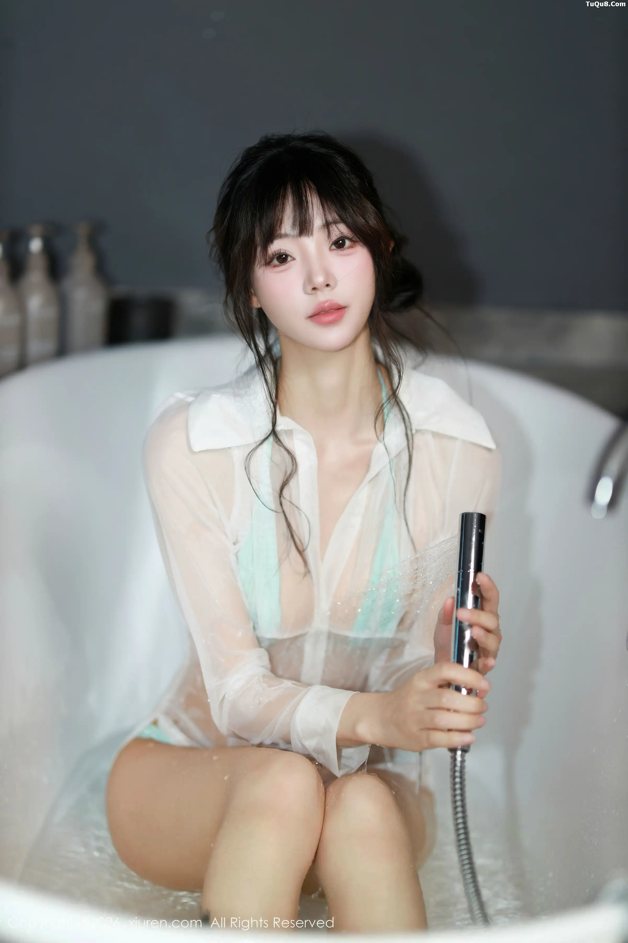 佘贝拉Bella性感薄纱上衣配黑短裙露超薄黑丝迷人绝美写真 第 74 张