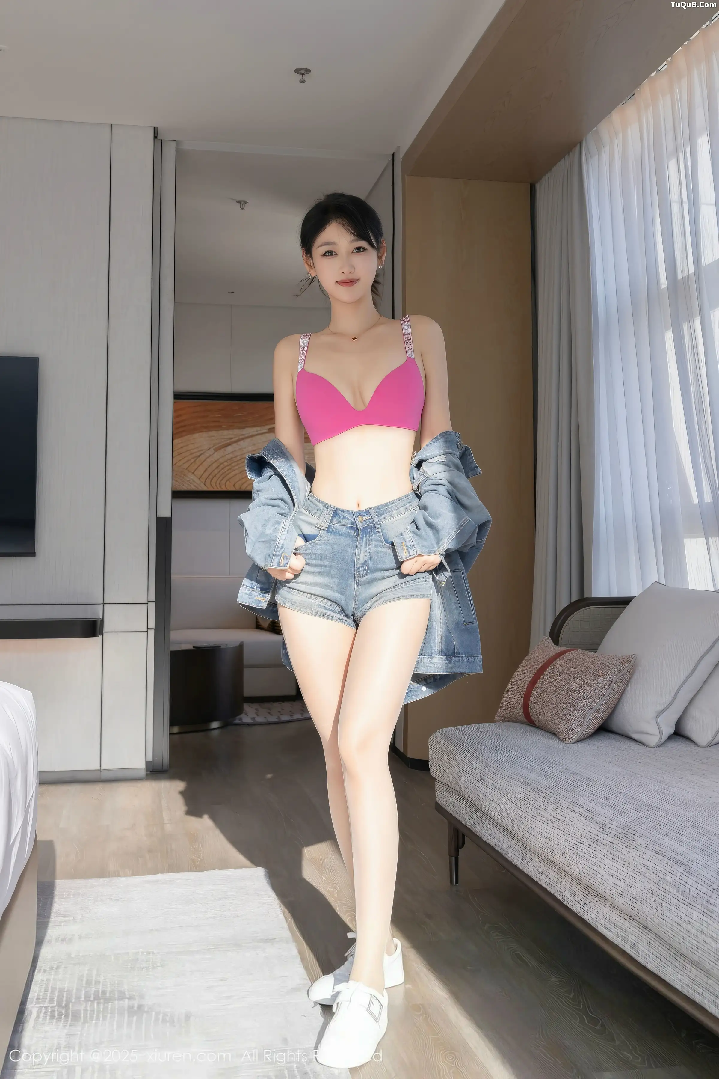 唐安琪性感牛仔套装露粉红内衣配开档黑丝秀翘臀美腿绝美写真 第 25 张