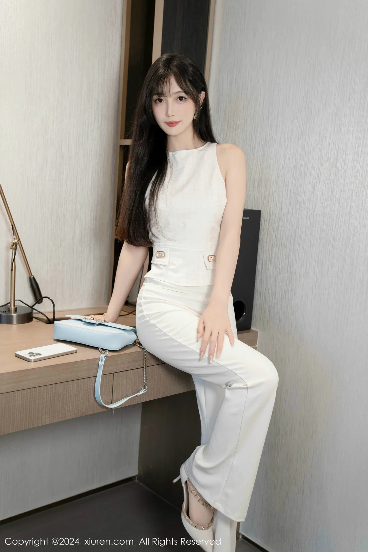林星阑性感白上衣配简约长裤露白色内衣秀曼妙身姿绝美写真 第 65 张