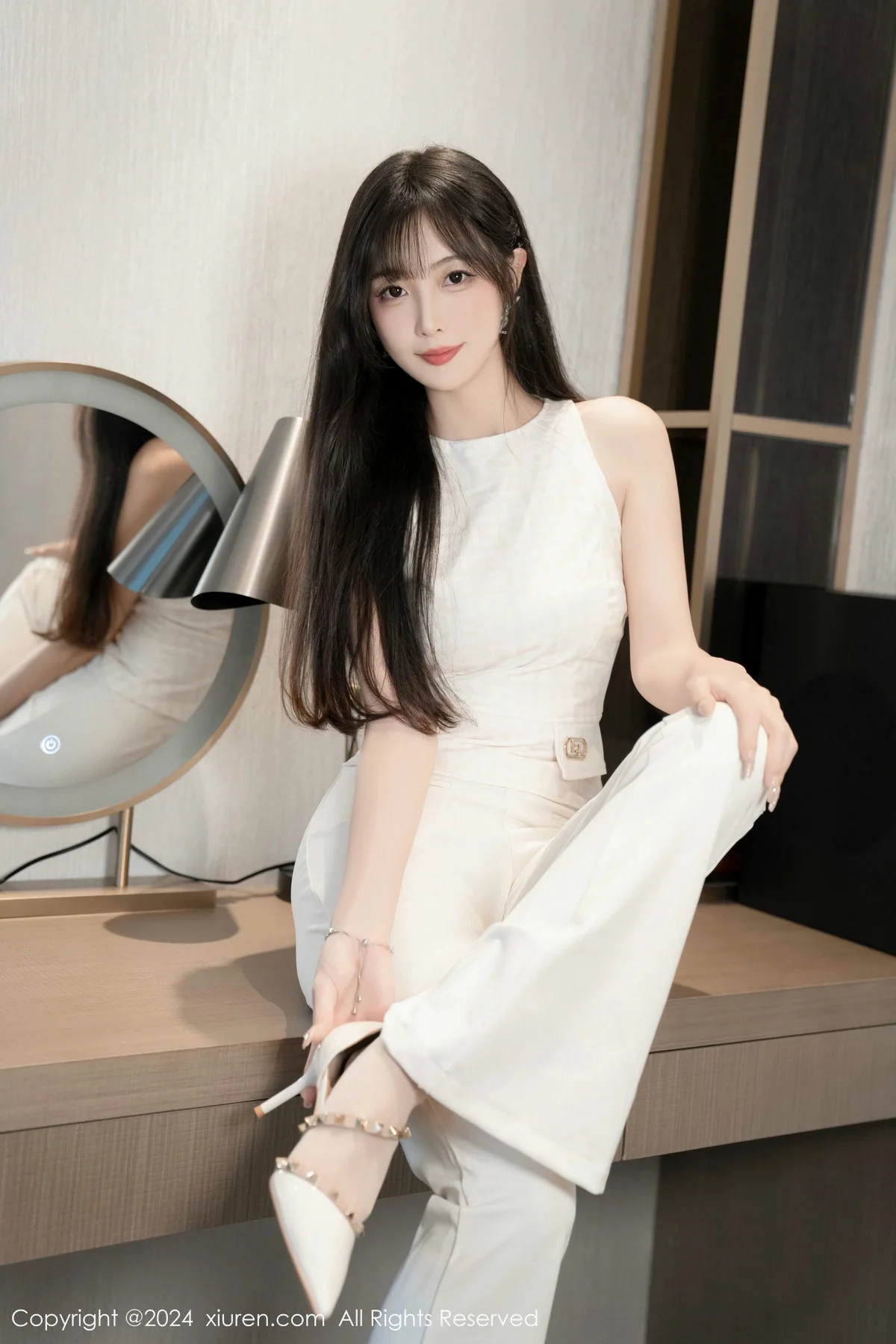 林星阑性感白上衣配简约长裤露白色内衣秀曼妙身姿绝美写真 第 77 张