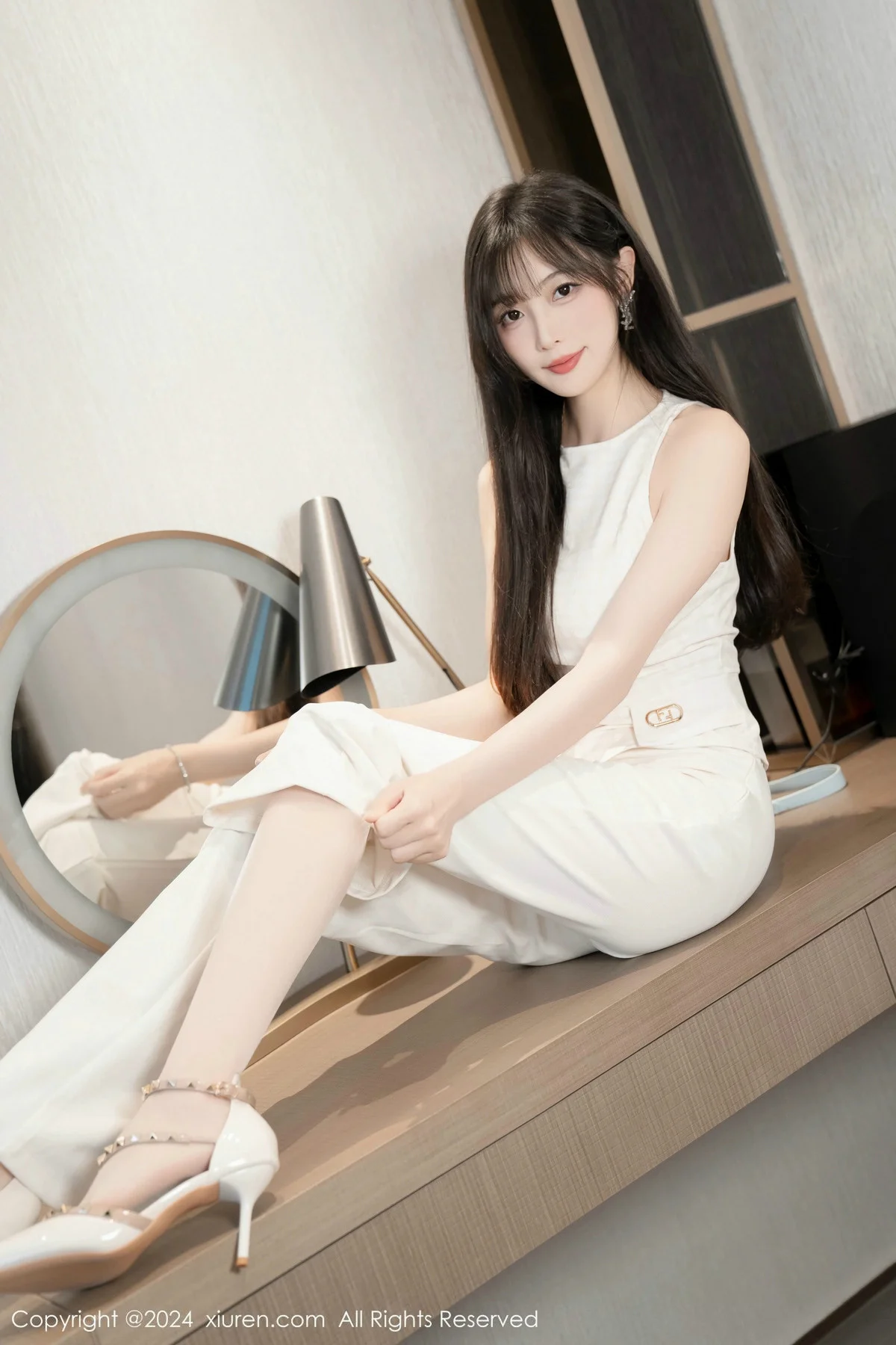 林星阑性感白上衣配简约长裤露白色内衣秀曼妙身姿绝美写真 第 84 张