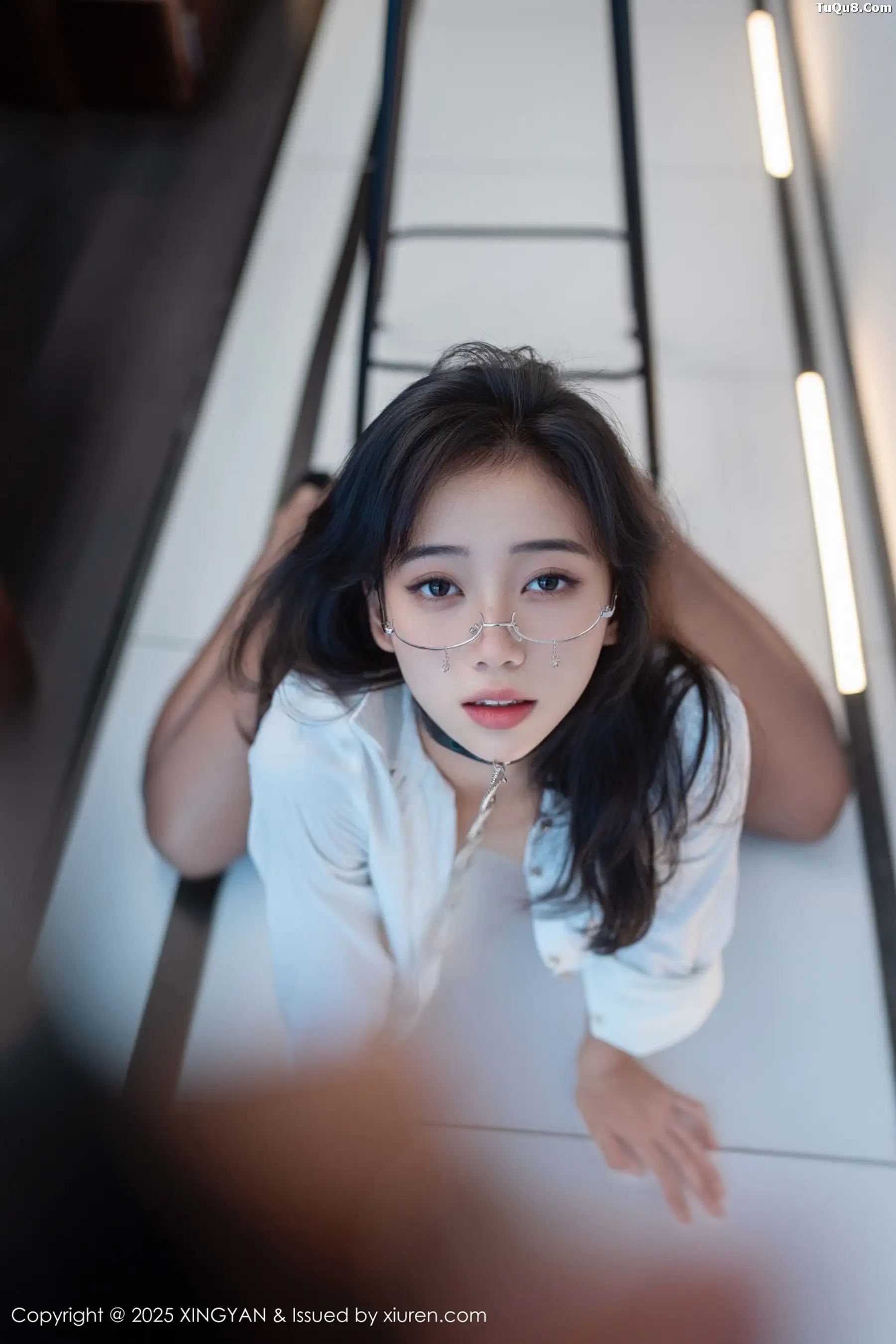 时安安性感白衬衫配黑短裙露超薄黑丝秀柔美身材绝美写真 第 75 张