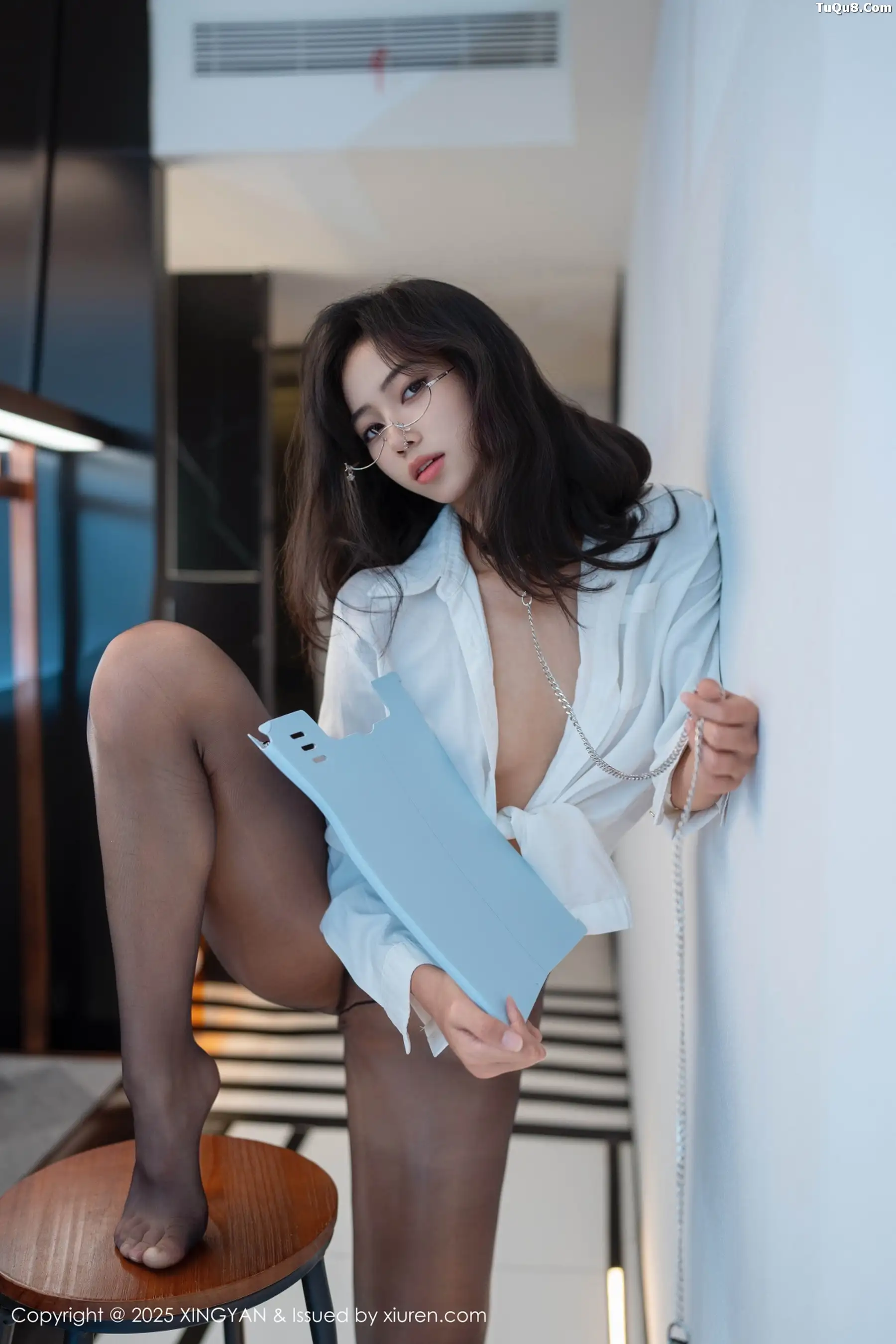 时安安性感白衬衫配黑短裙露超薄黑丝秀柔美身材绝美写真 第 84 张