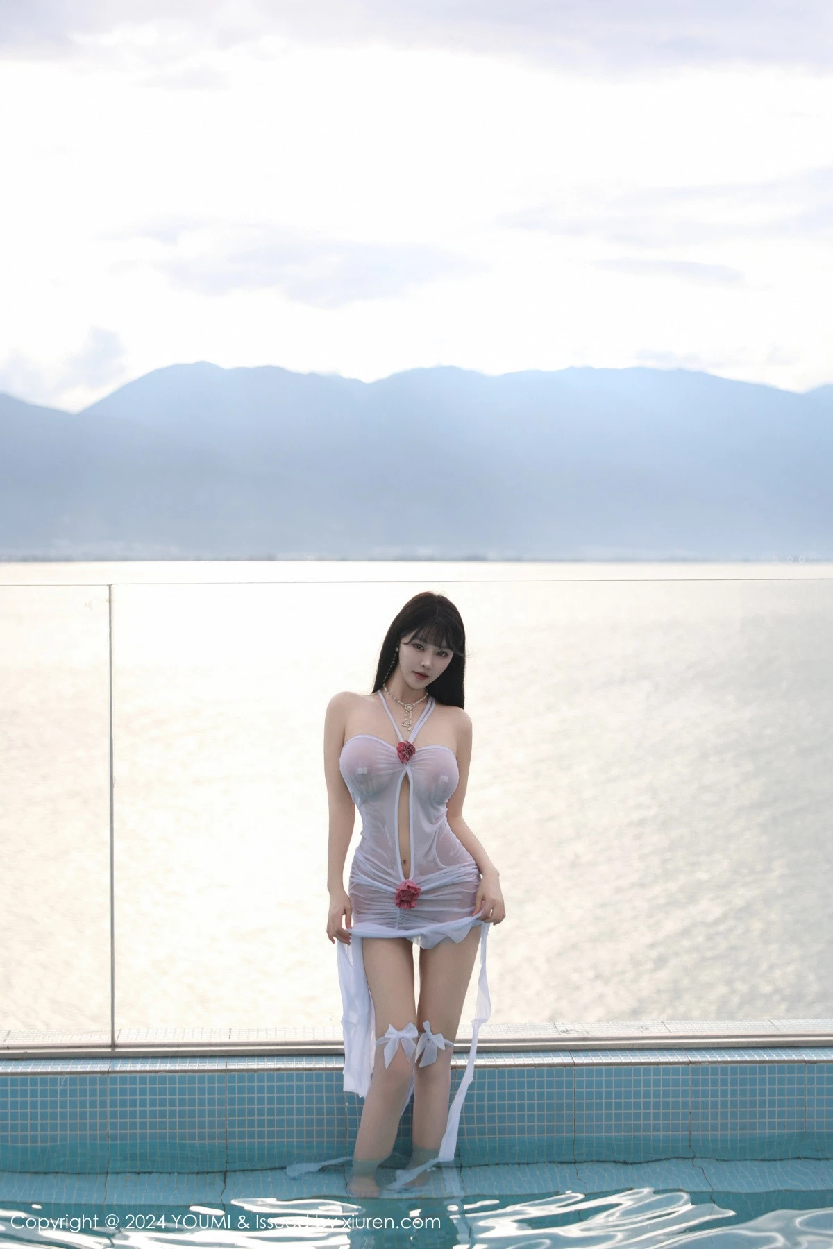 心上可Flora性感白色轻透连衣短裙湿身秀丰满身材绝美写真 第 67 张