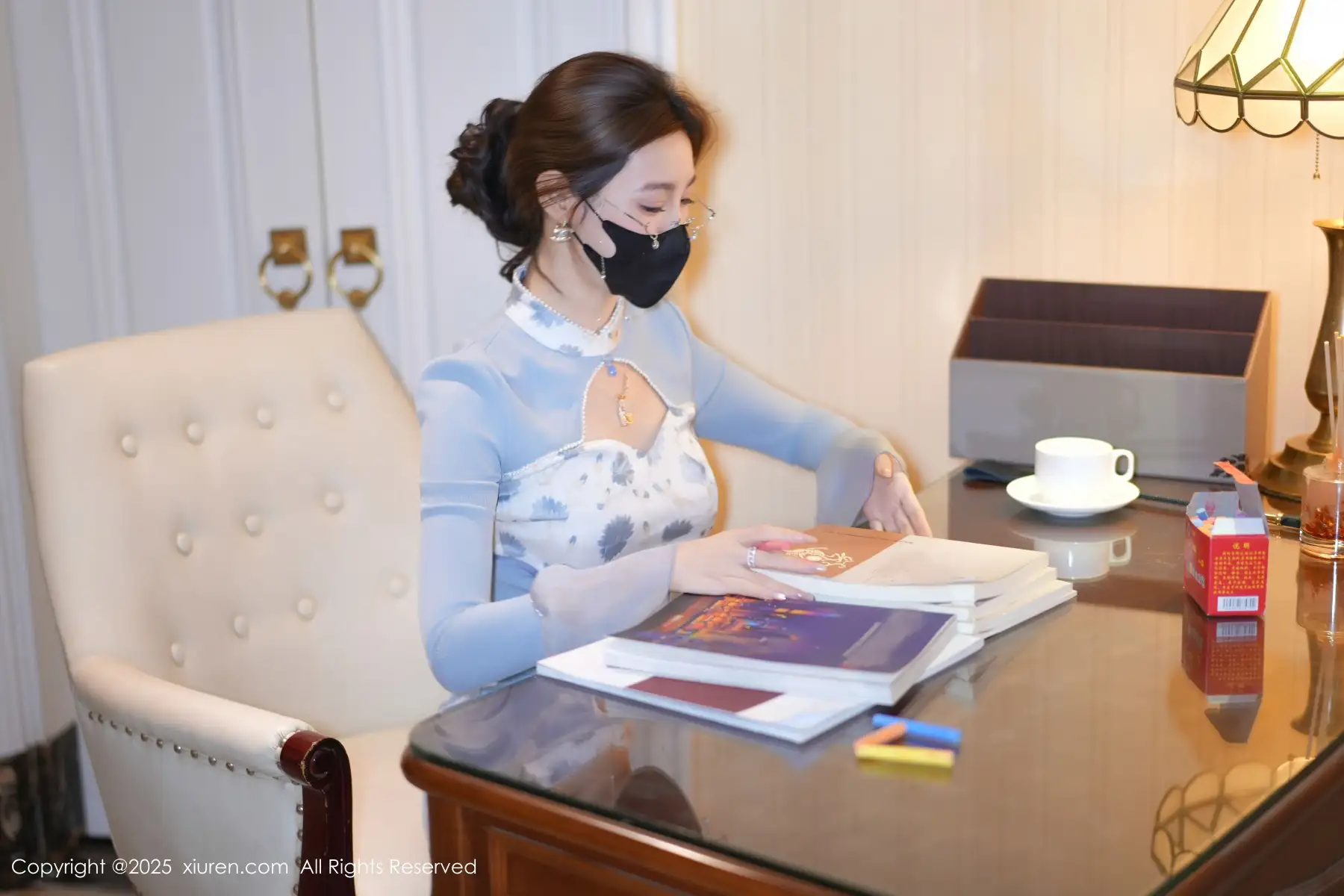 Twins-桃桃性感蓝色连衣裙露白色内衣秀曼妙身姿绝美写真 第 11 张