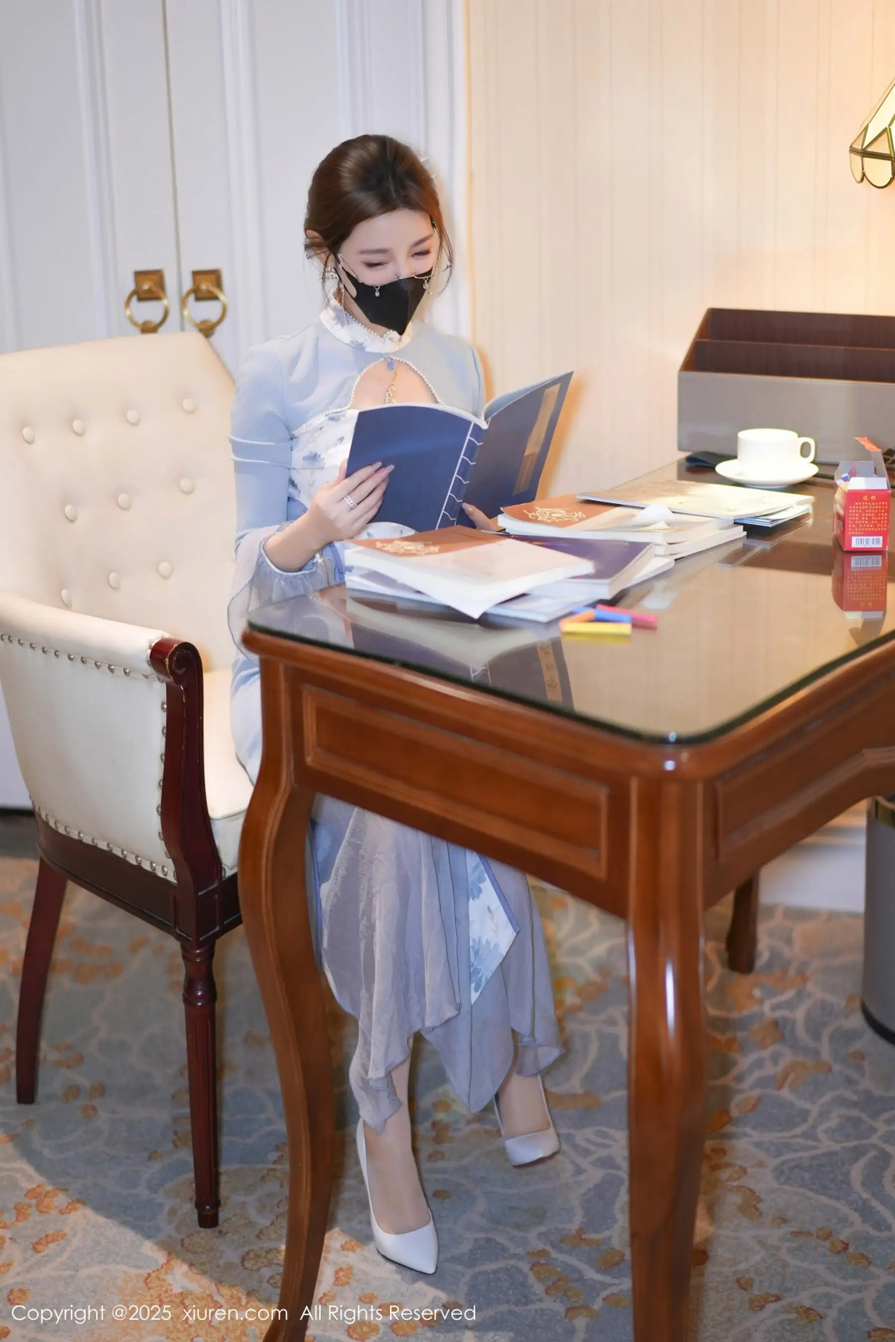 Twins-桃桃性感蓝色连衣裙露白色内衣秀曼妙身姿绝美写真 第 13 张