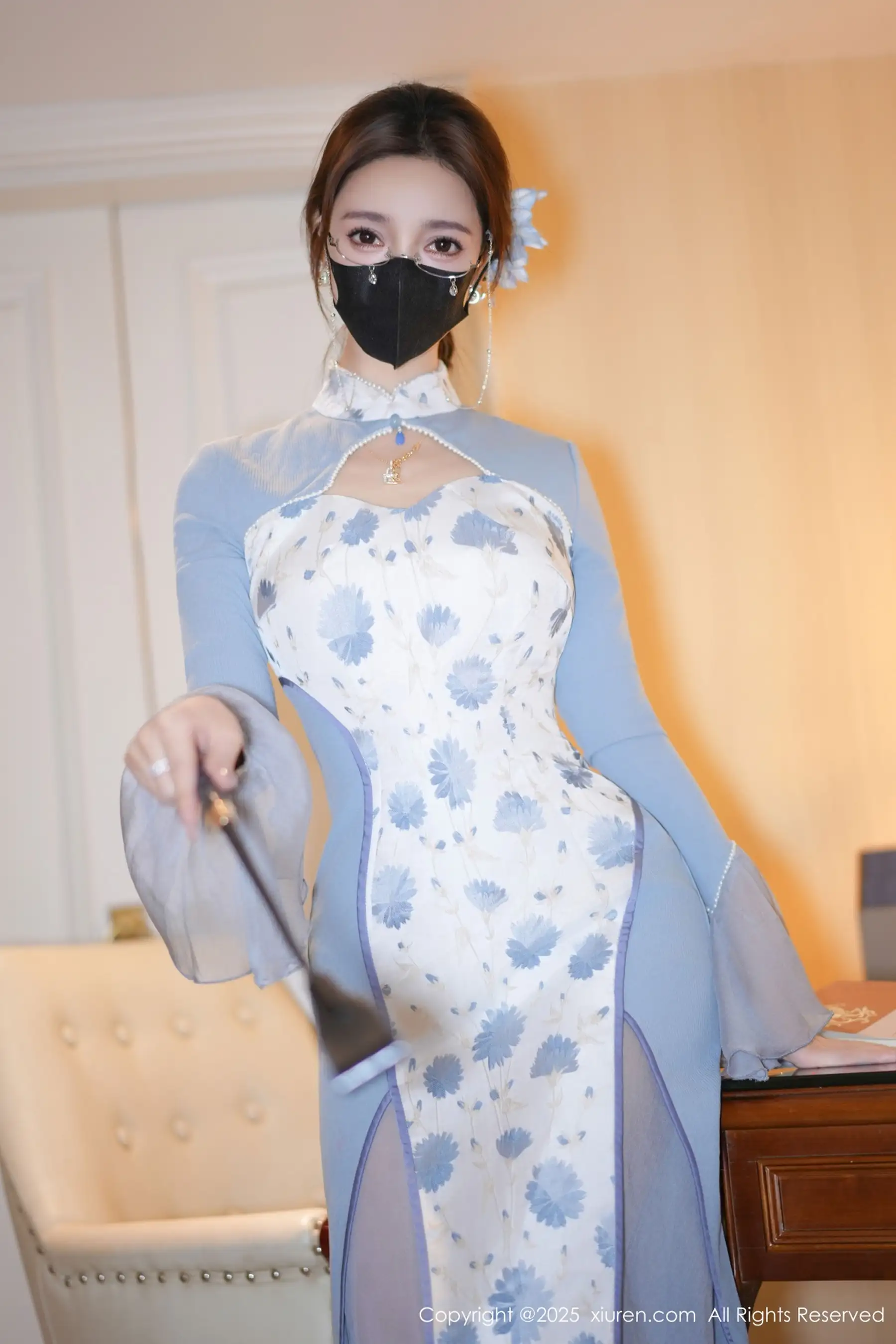 Twins-桃桃性感蓝色连衣裙露白色内衣秀曼妙身姿绝美写真 第 22 张