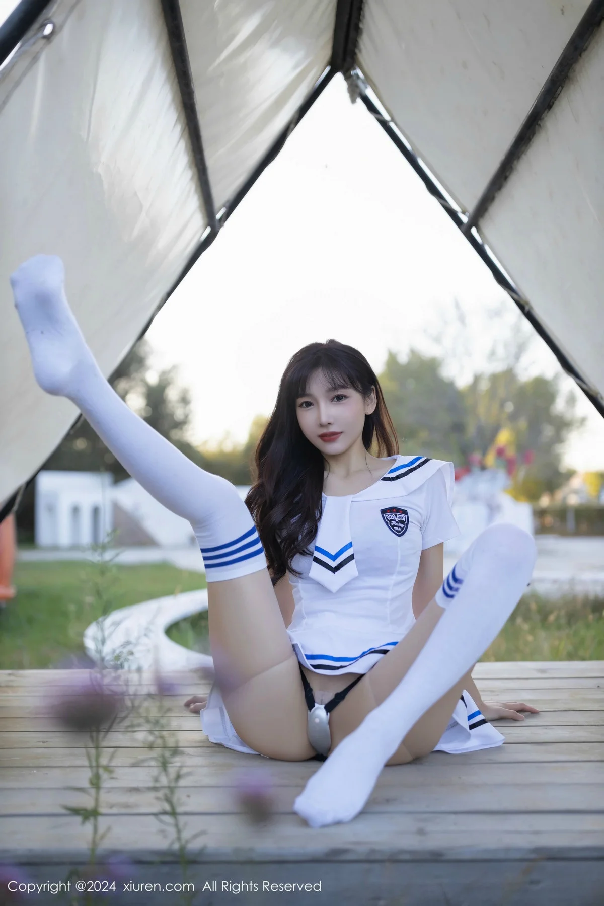 陆萱萱学生套装露黑色蕾丝内衣配开档肉丝秀完美身材绝美写真 第 46 张