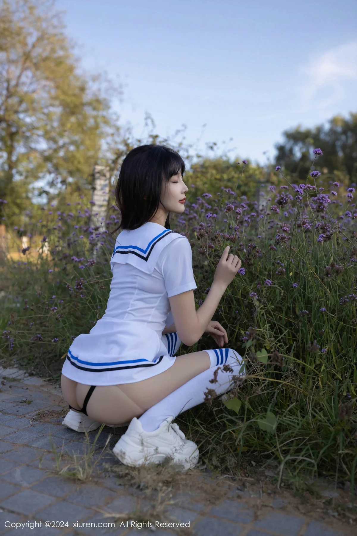 陆萱萱学生套装露黑色蕾丝内衣配开档肉丝秀完美身材绝美写真 第 6 张