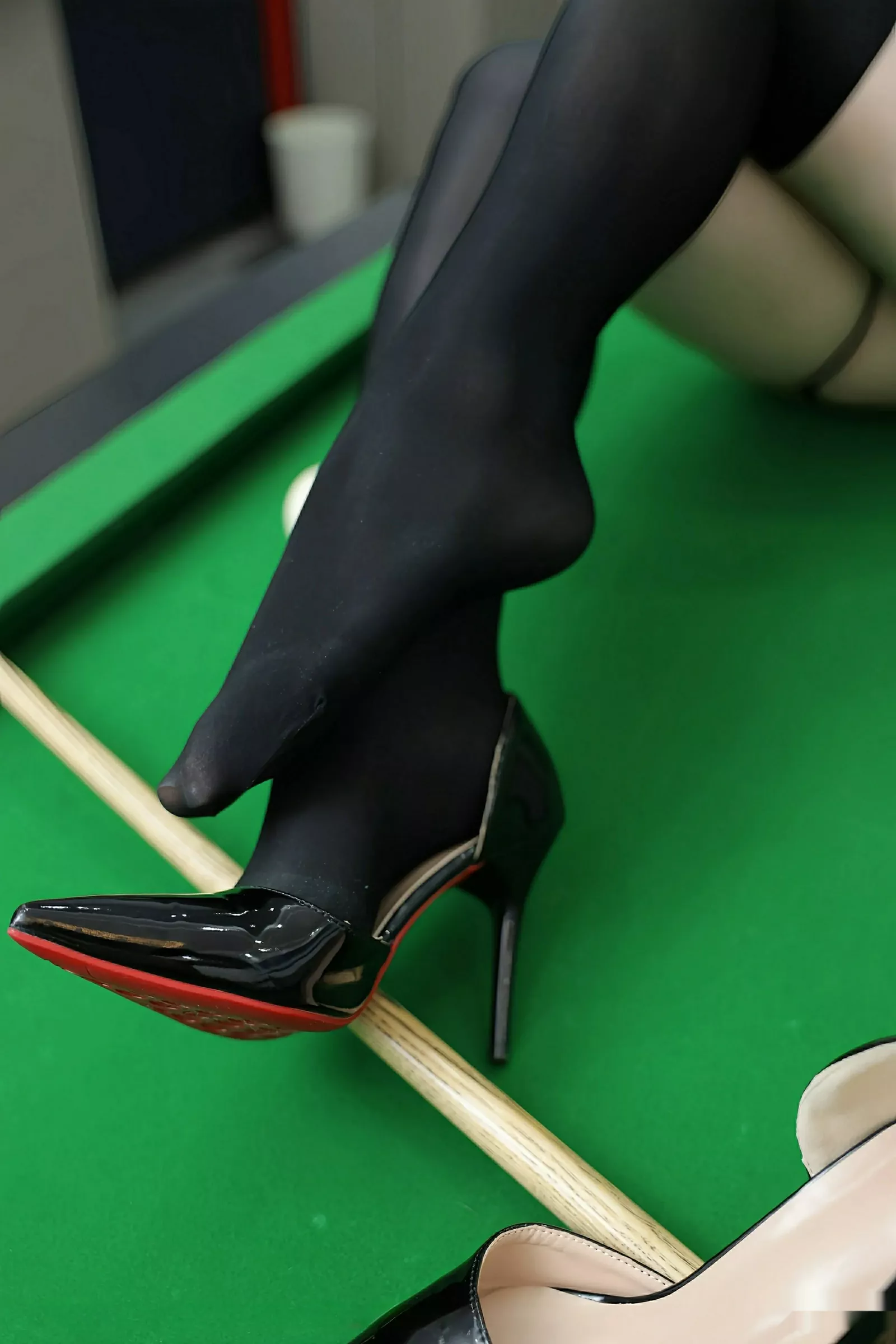 李沁恩lrene性感黑色情趣内衣配黑丝吊袜秀美腿绝美写真 第 88 张