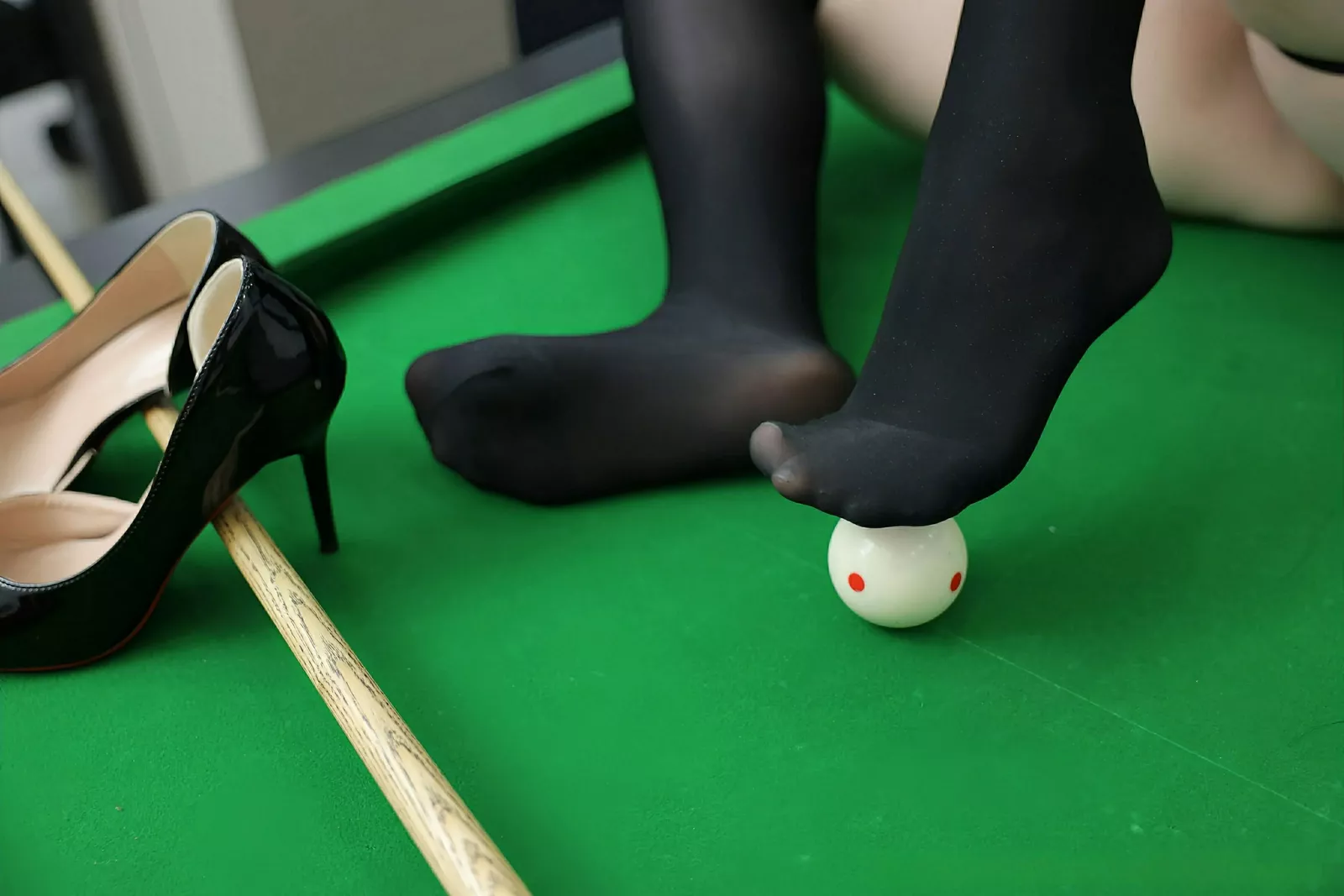 李沁恩lrene性感黑色情趣内衣配黑丝吊袜秀美腿绝美写真 第 98 张