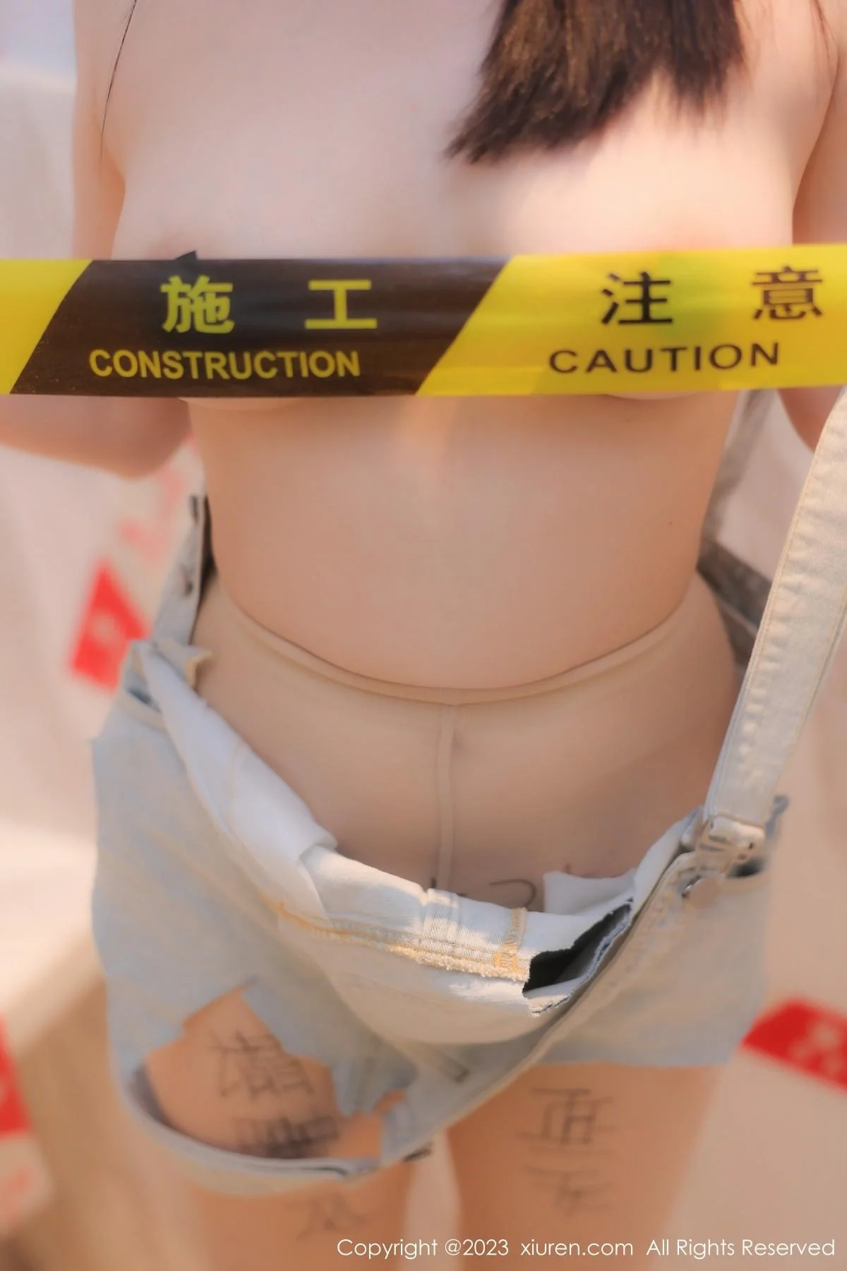 豆瓣酱性感维修工装扮超薄无内肉丝秀火辣身材绝美写真 第 54 张