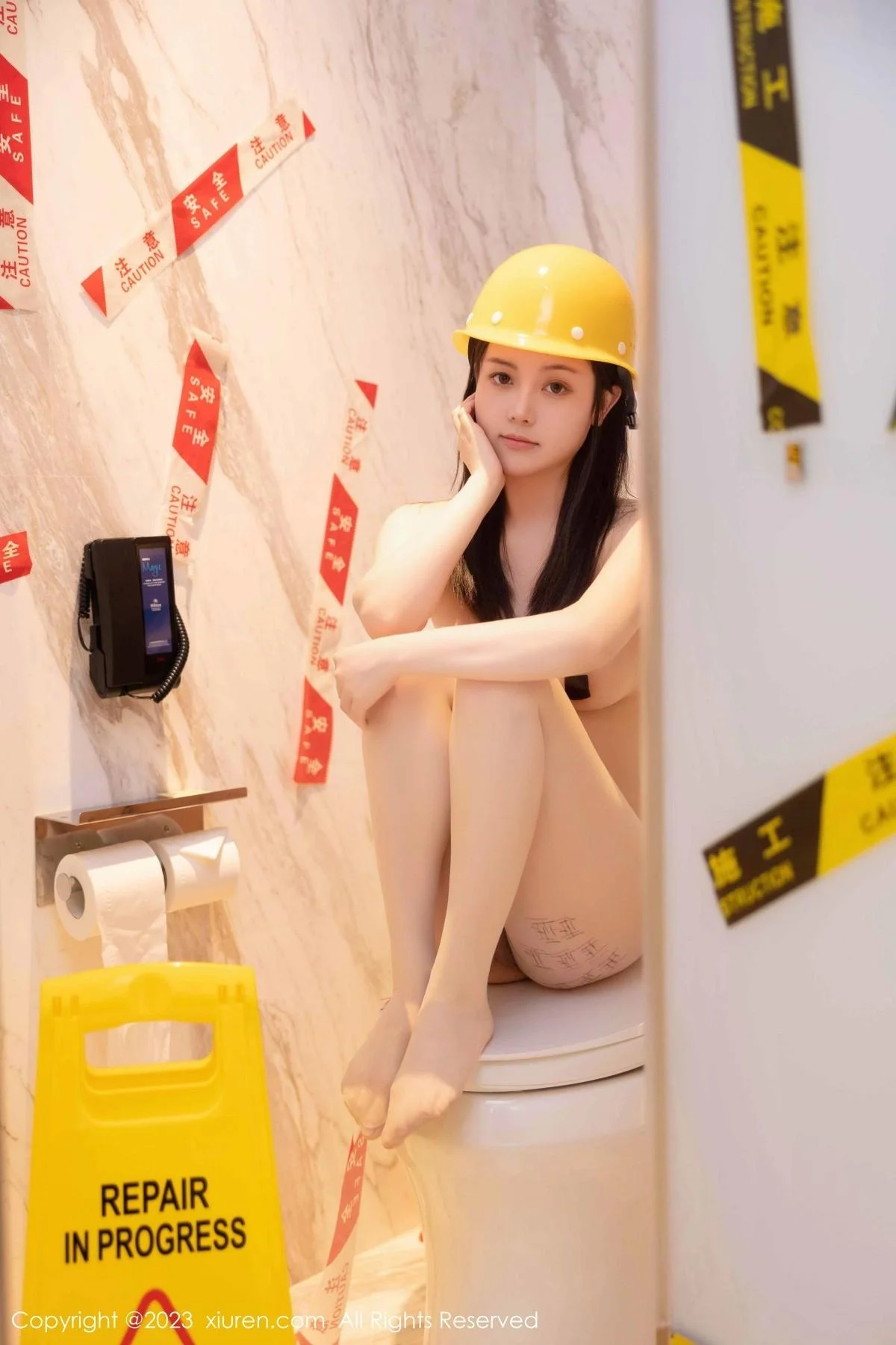 豆瓣酱性感维修工装扮超薄无内肉丝秀火辣身材绝美写真 第 69 张
