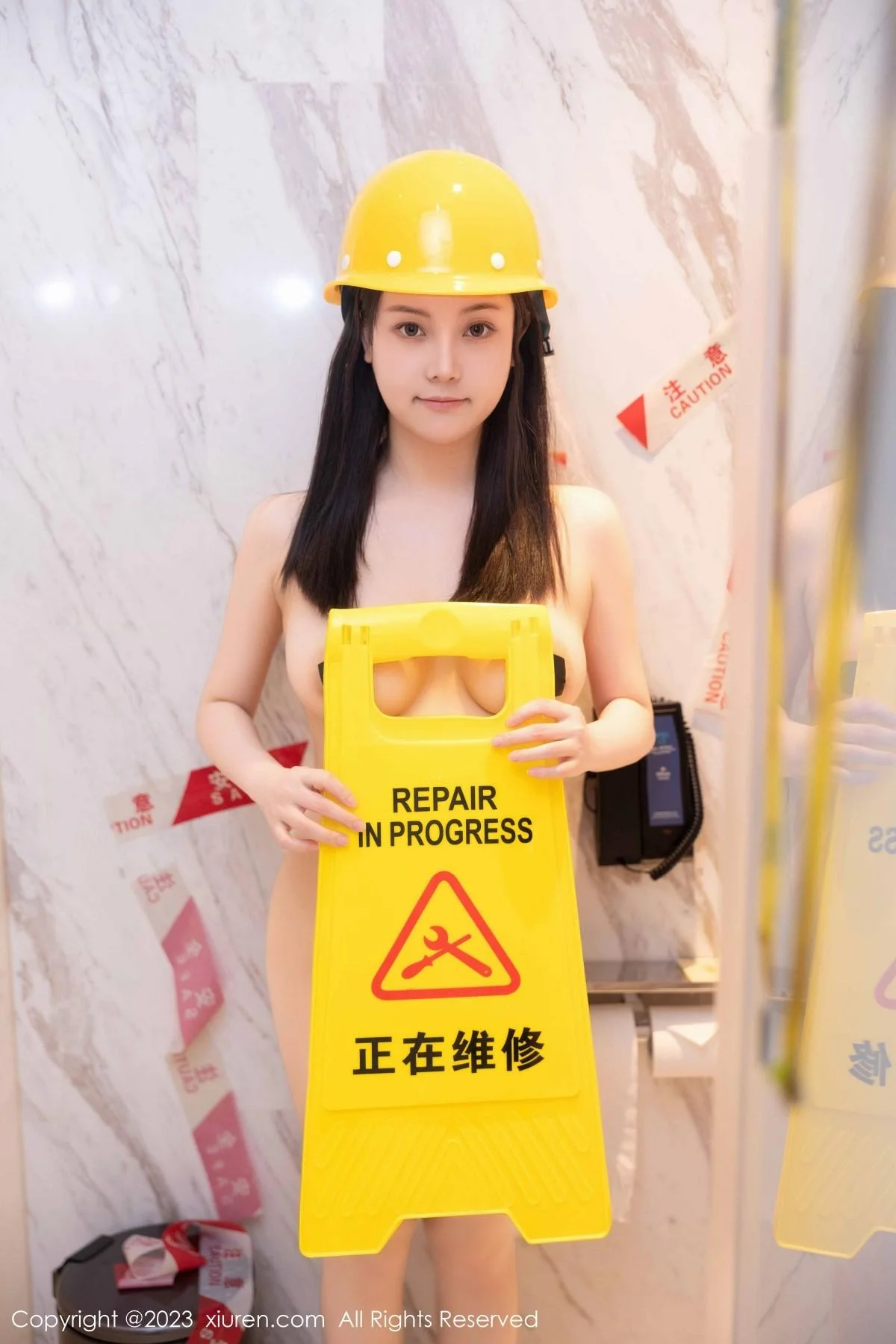 豆瓣酱性感维修工装扮超薄无内肉丝秀火辣身材绝美写真 第 84 张