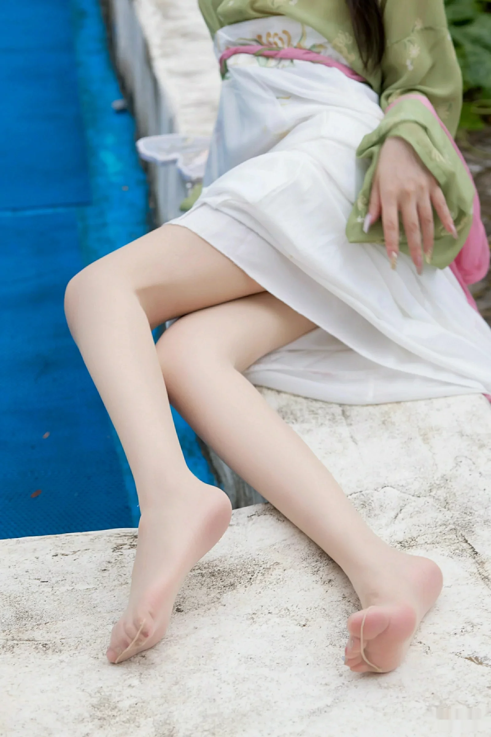 尹甜甜sunny性感薄纱汉服装扮配超薄肉丝秀完美身材绝美写真 第 31 张