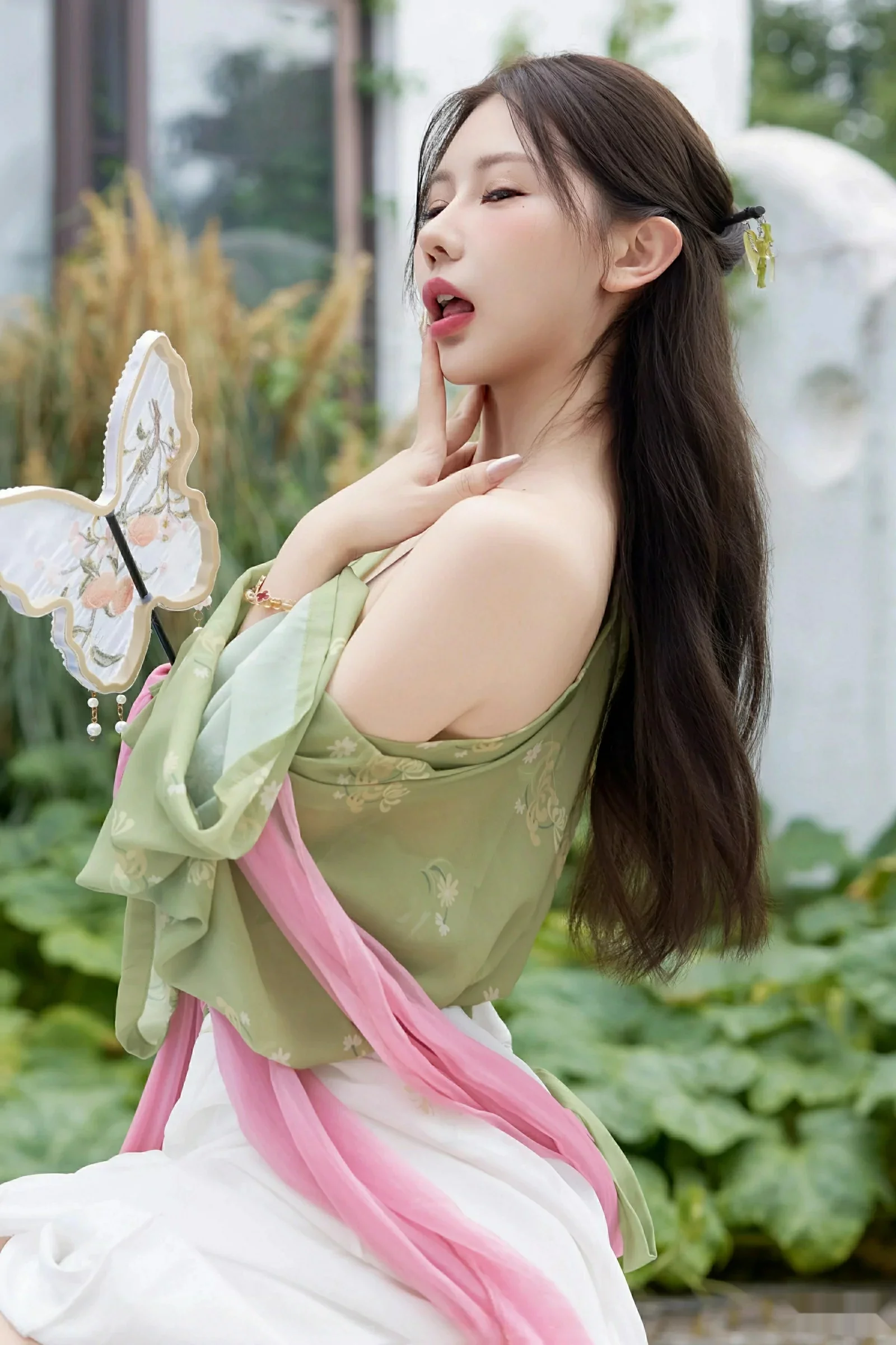 尹甜甜sunny性感薄纱汉服装扮配超薄肉丝秀完美身材绝美写真 第 40 张