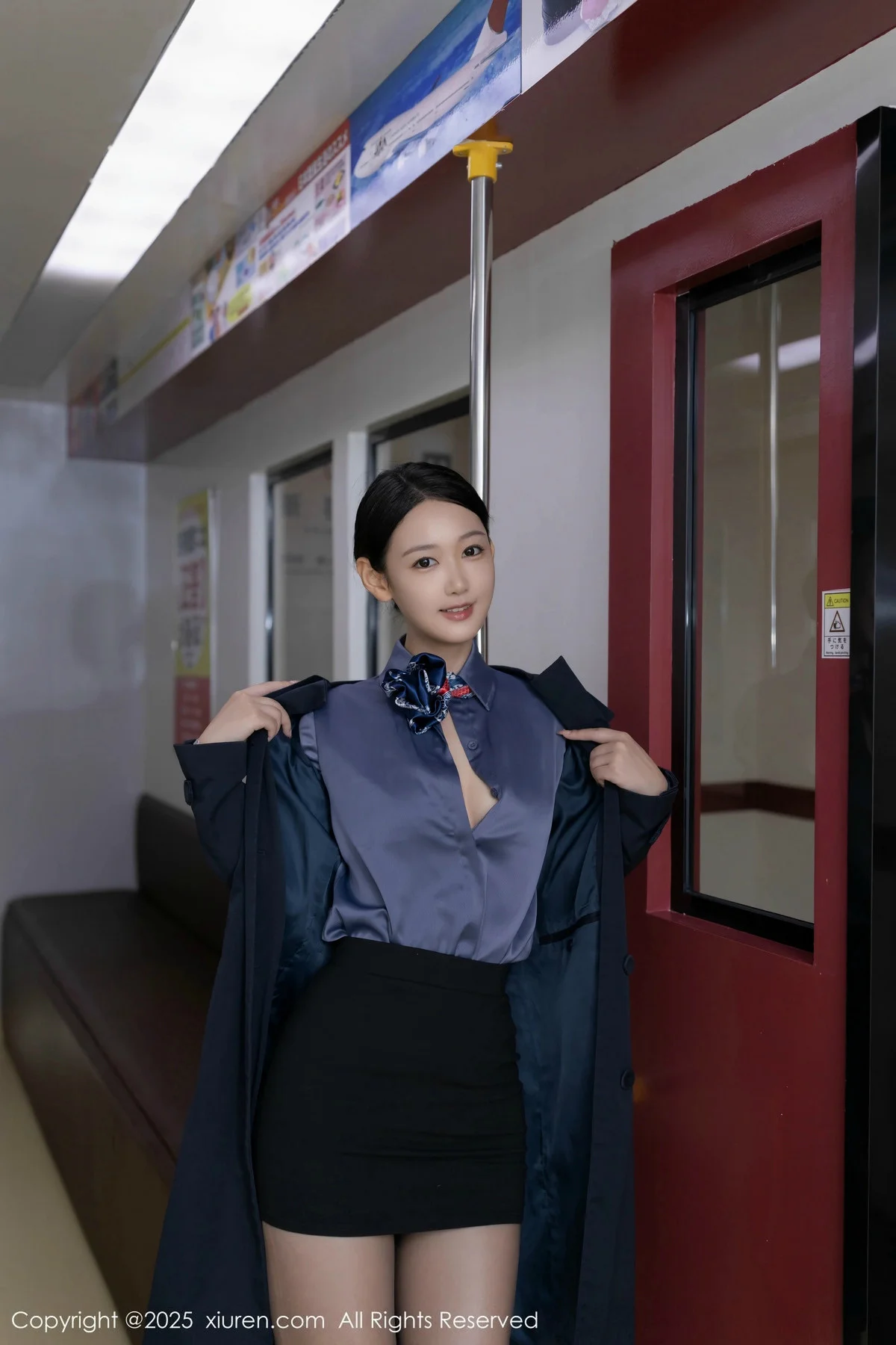 唐安琪性感深色空姐制服露蓝色蕾丝内衣秀曼妙身姿绝美写真 第 22 张