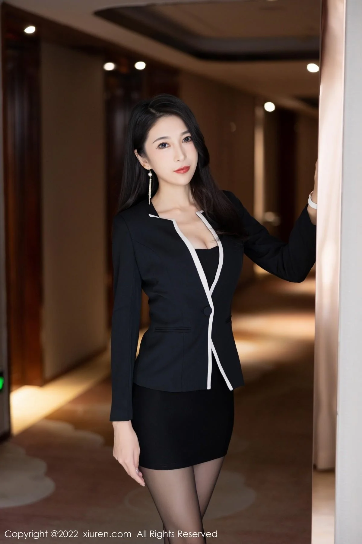 林乐一私房性感黑色套装半脱露超薄无内黑丝极致魅惑写真 第 15 张