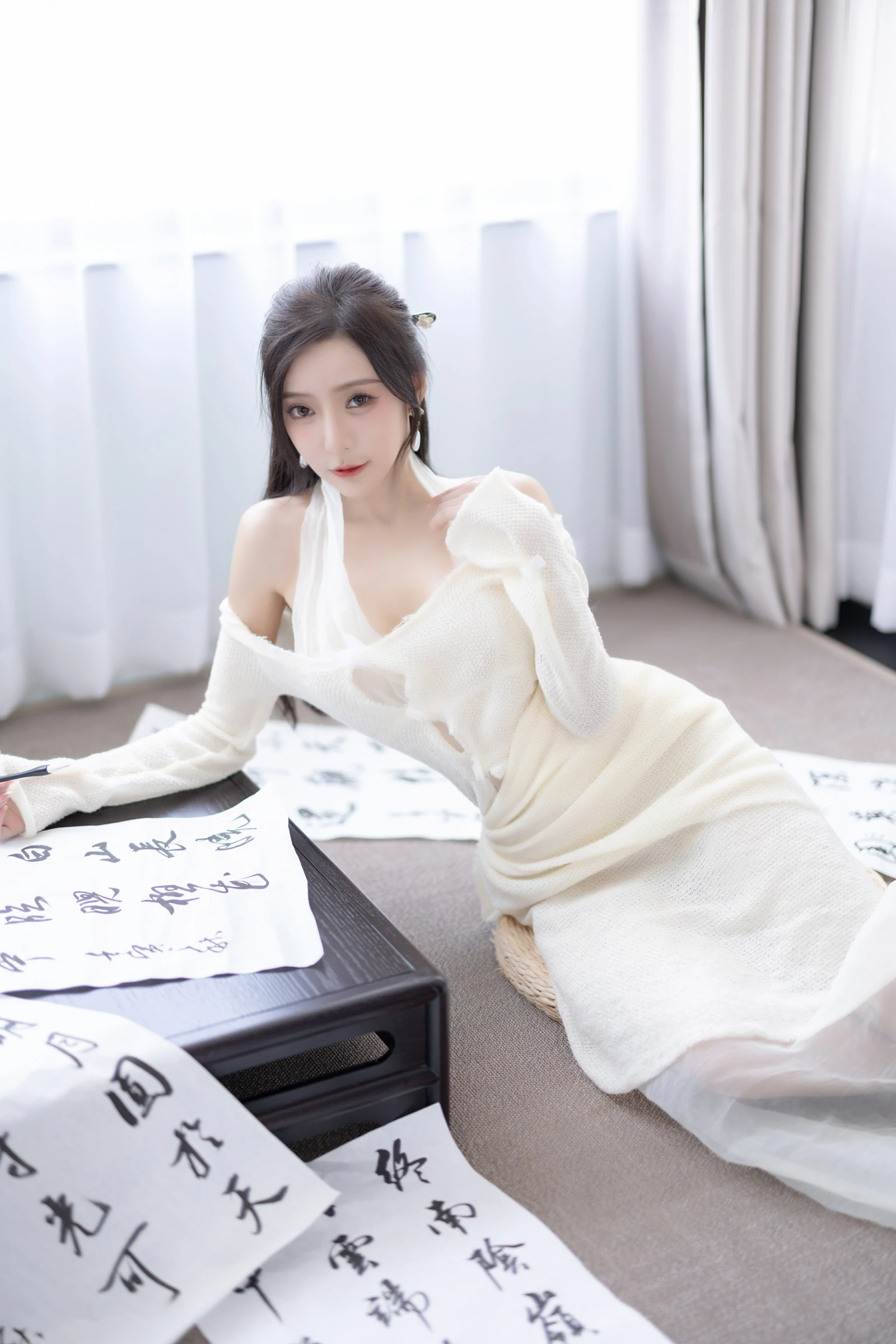[秀人付费] 王馨瑶Yanni 诱人私拍福利 字画 第 38 张