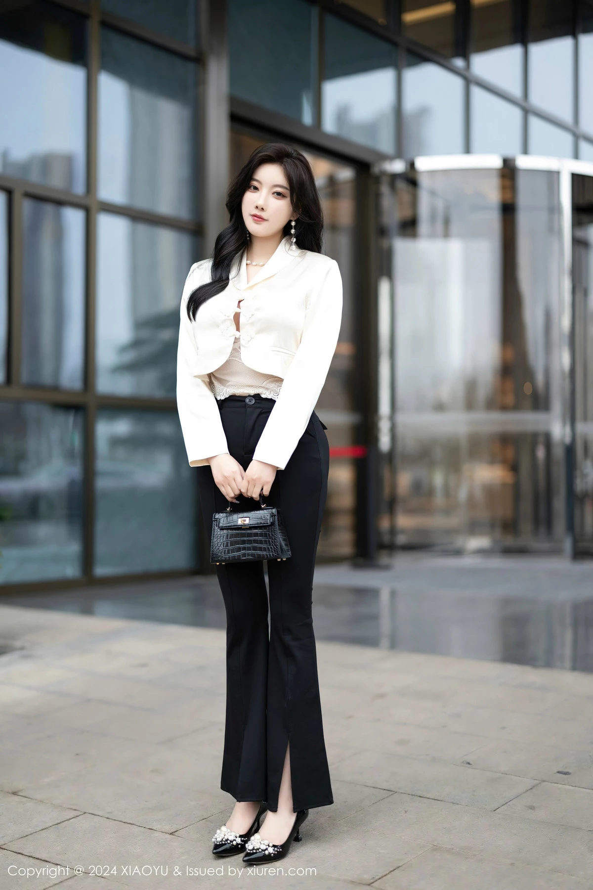 杨晨晨Yome性感白色蕾丝内衣+黑色情趣内衣完美绝美写真 第 1 张