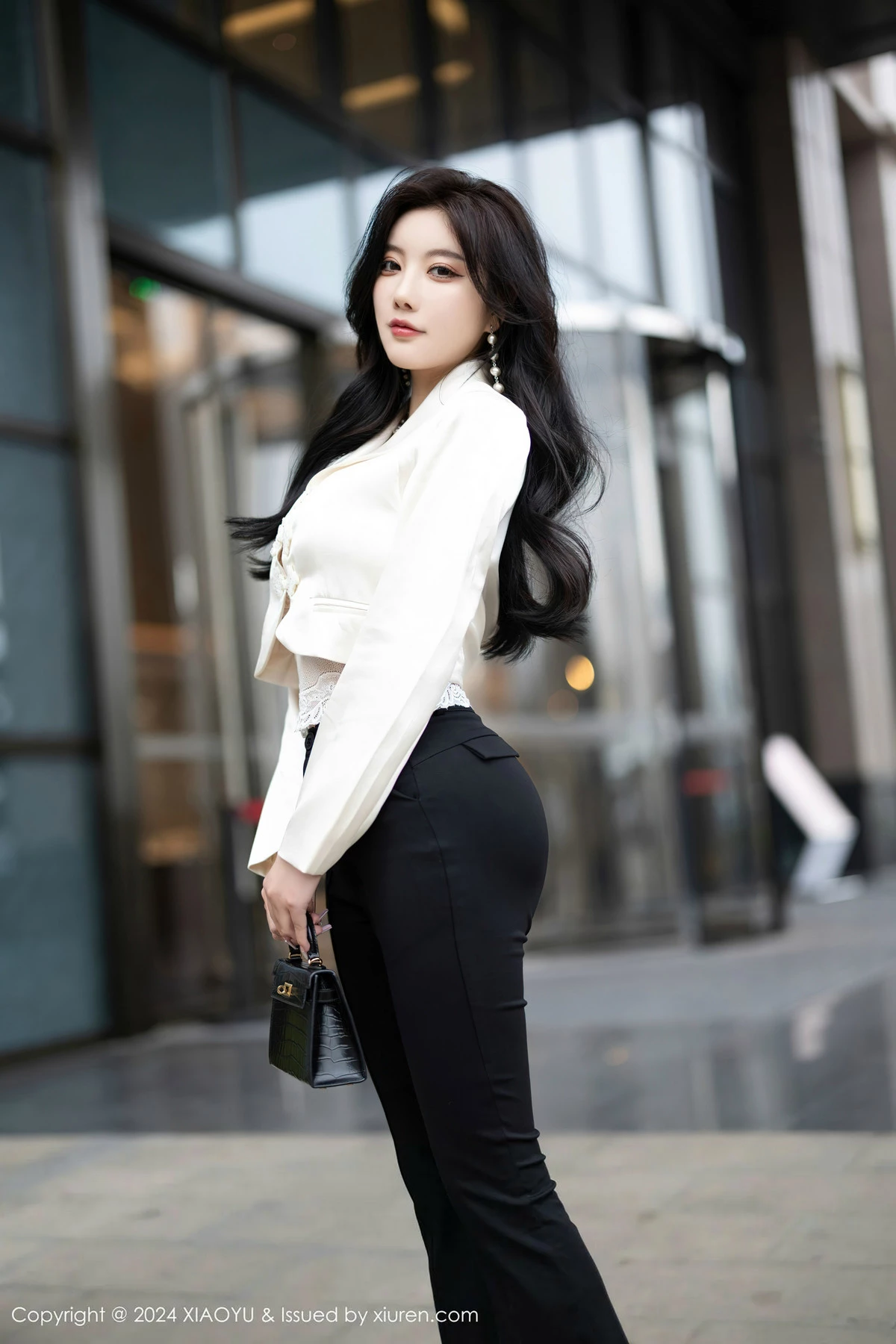 杨晨晨Yome性感白色蕾丝内衣+黑色情趣内衣完美绝美写真 第 3 张