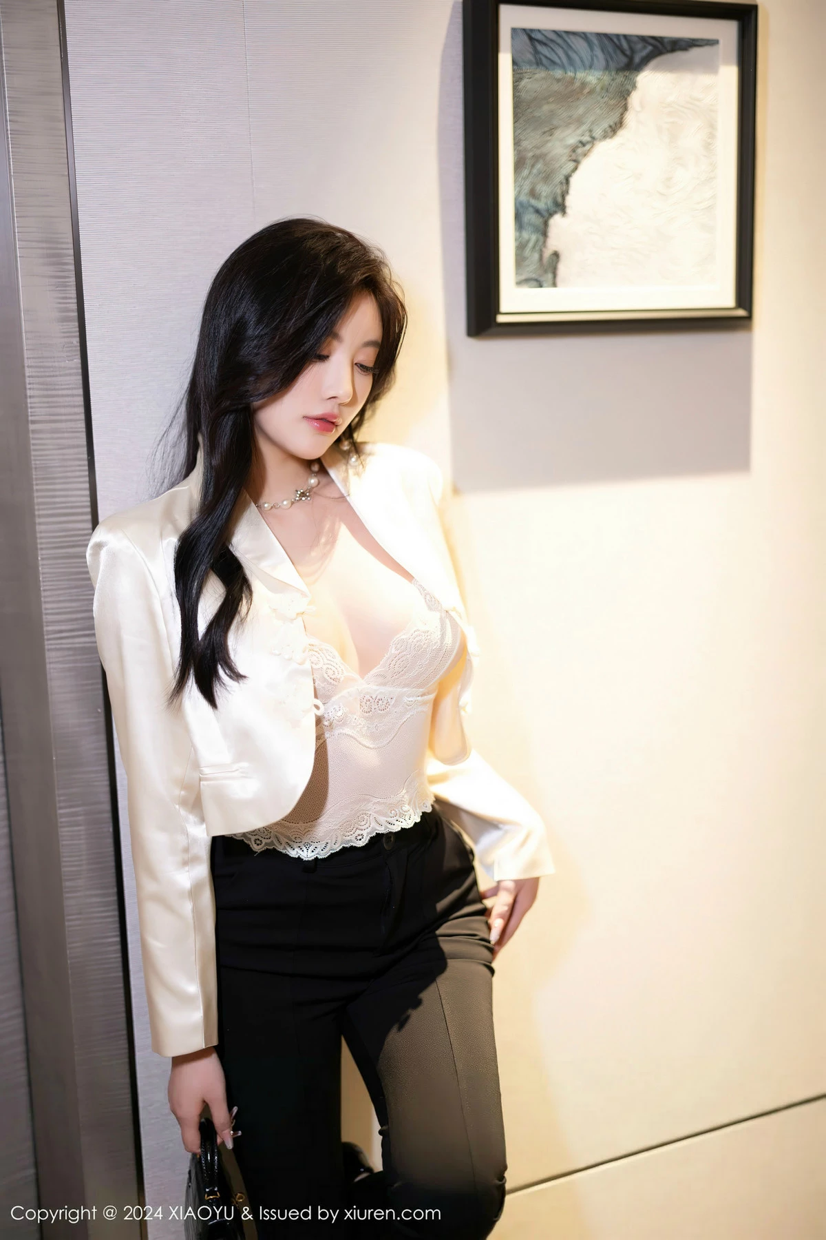 杨晨晨Yome性感白色蕾丝内衣+黑色情趣内衣完美绝美写真 第 30 张