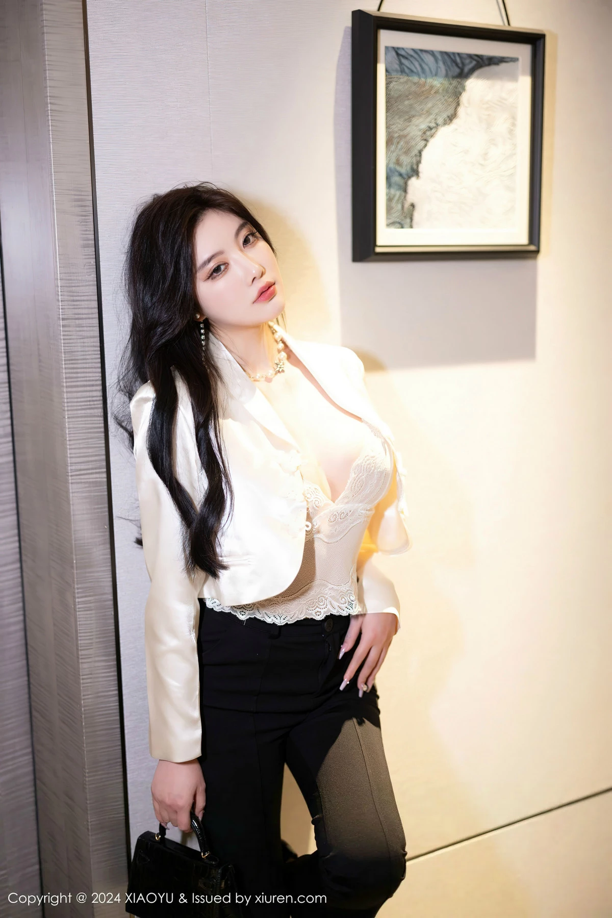 杨晨晨Yome性感白色蕾丝内衣+黑色情趣内衣完美绝美写真 第 32 张