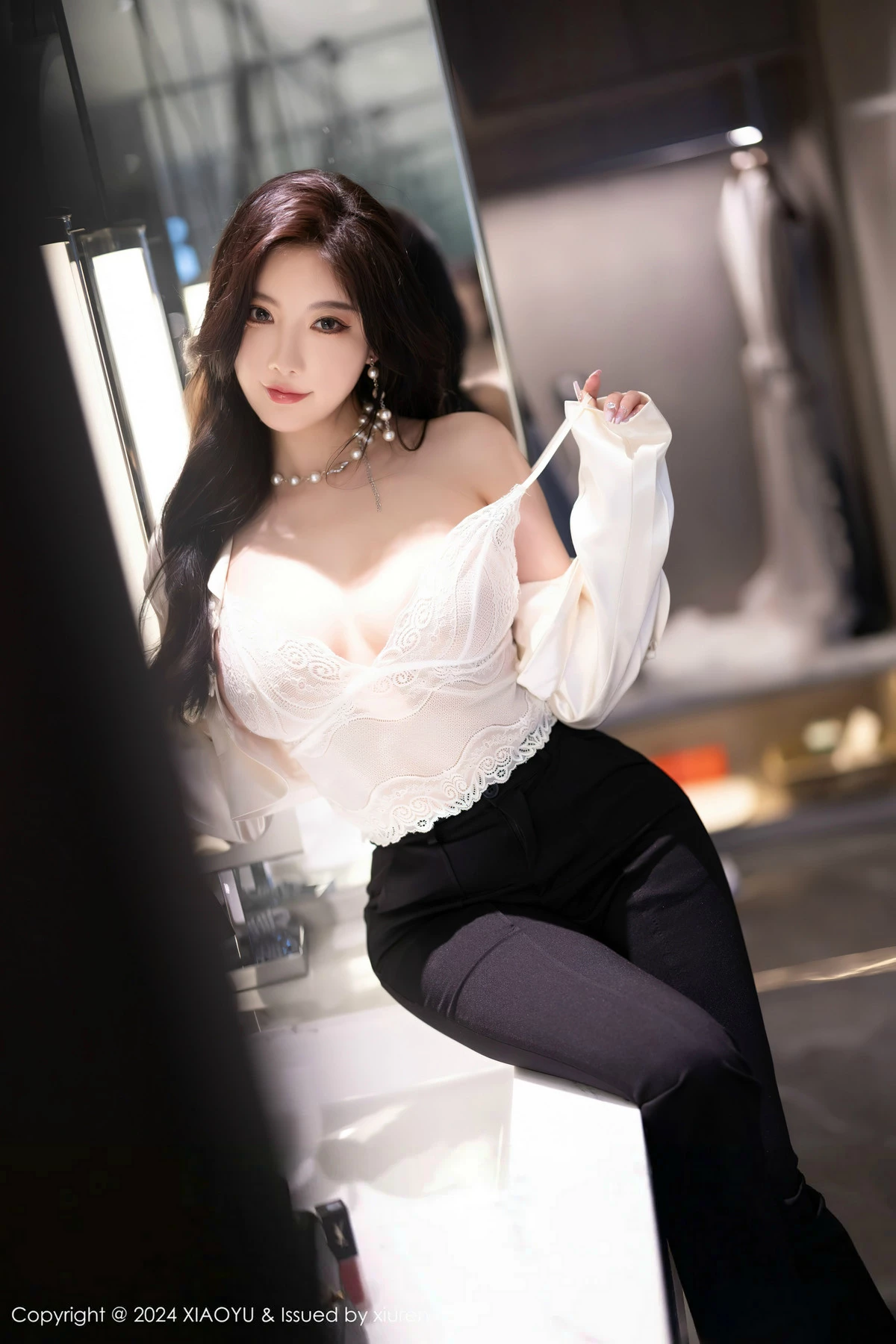 杨晨晨Yome性感白色蕾丝内衣+黑色情趣内衣完美绝美写真 第 63 张