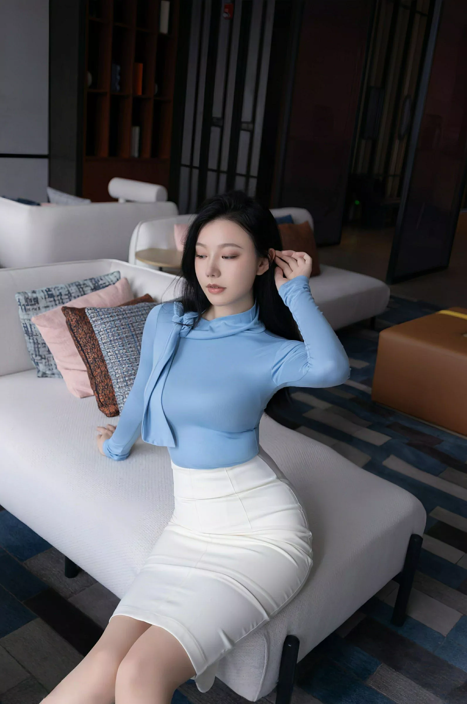 安然anran性感蓝色上衣露肉色内衣配超薄肉丝秀美腿绝美写真 第 111 张