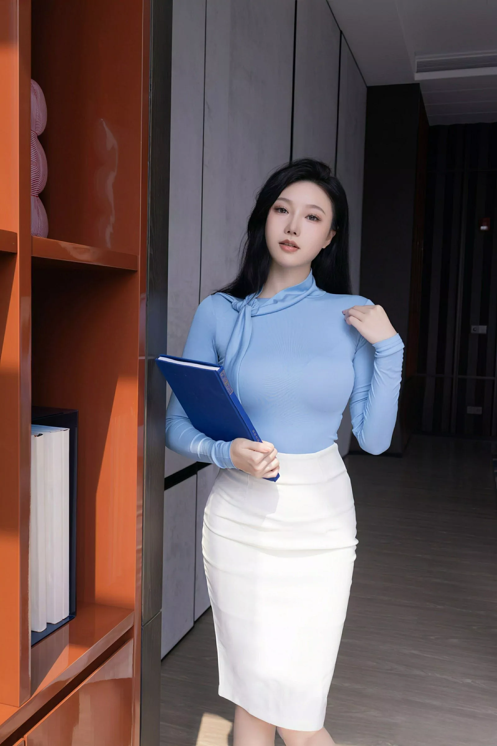 安然anran性感蓝色上衣露肉色内衣配超薄肉丝秀美腿绝美写真 第 120 张