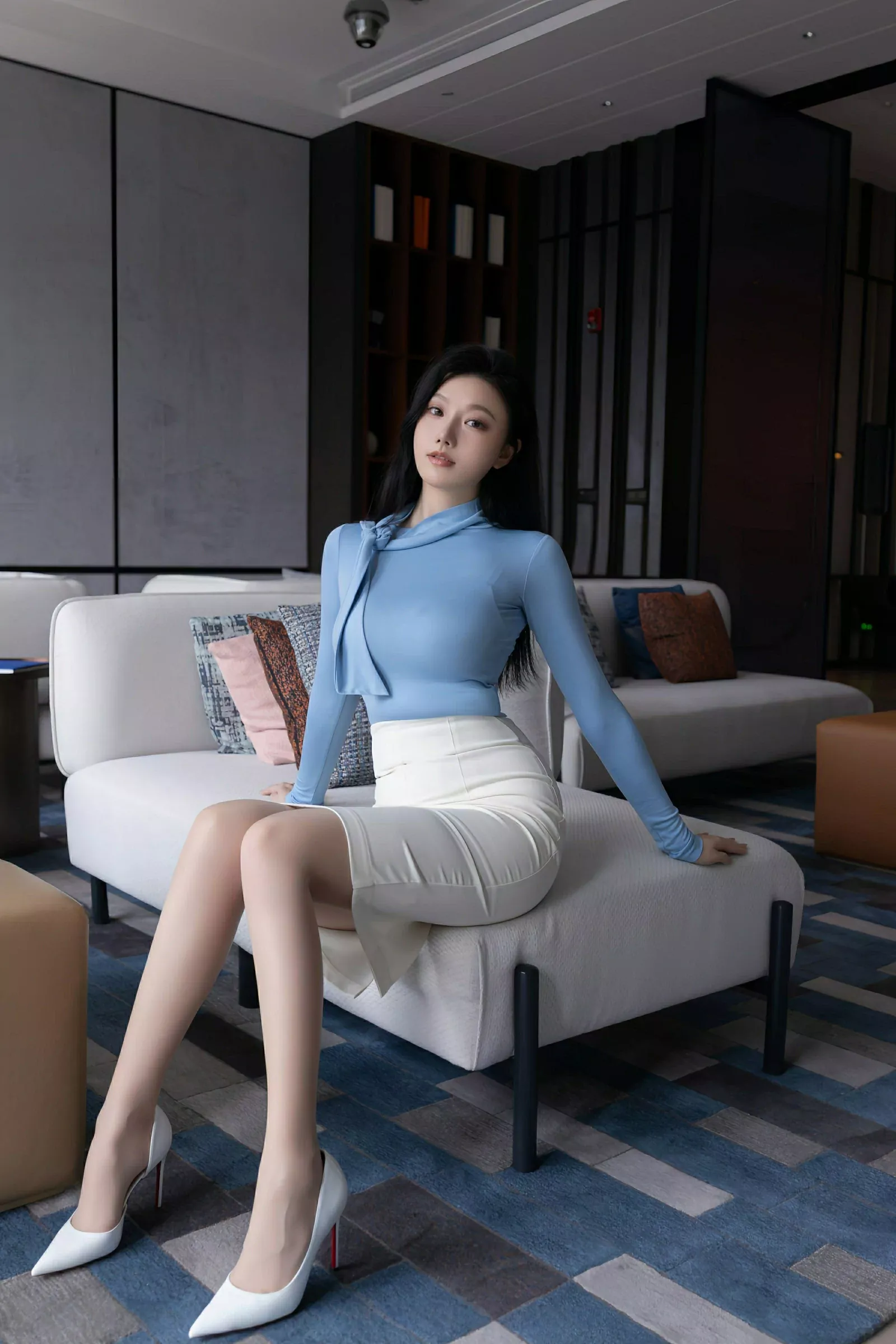 安然anran性感蓝色上衣露肉色内衣配超薄肉丝秀美腿绝美写真 第 122 张