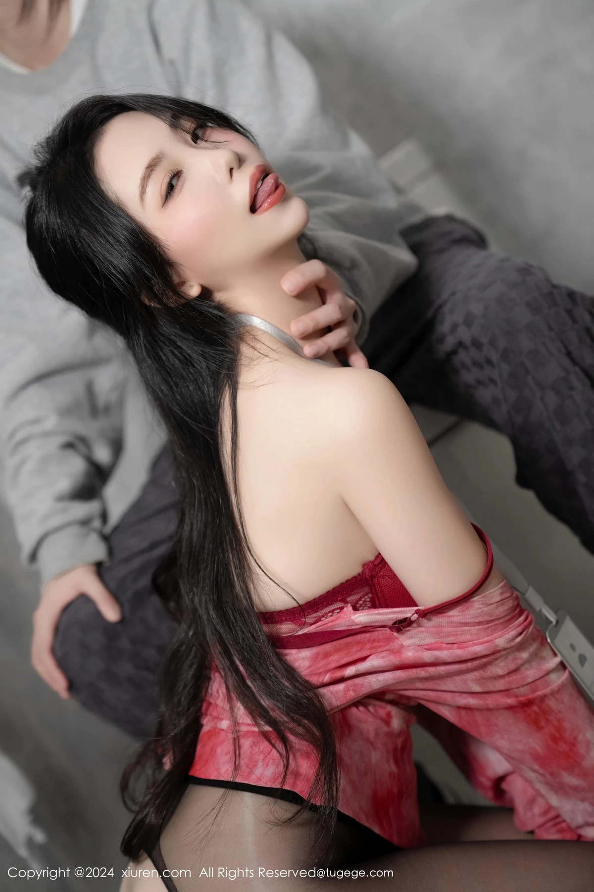 利世浴室性感红色蕾丝内衣配闪亮黑丝秀曼妙身姿绝美写真 第 51 张