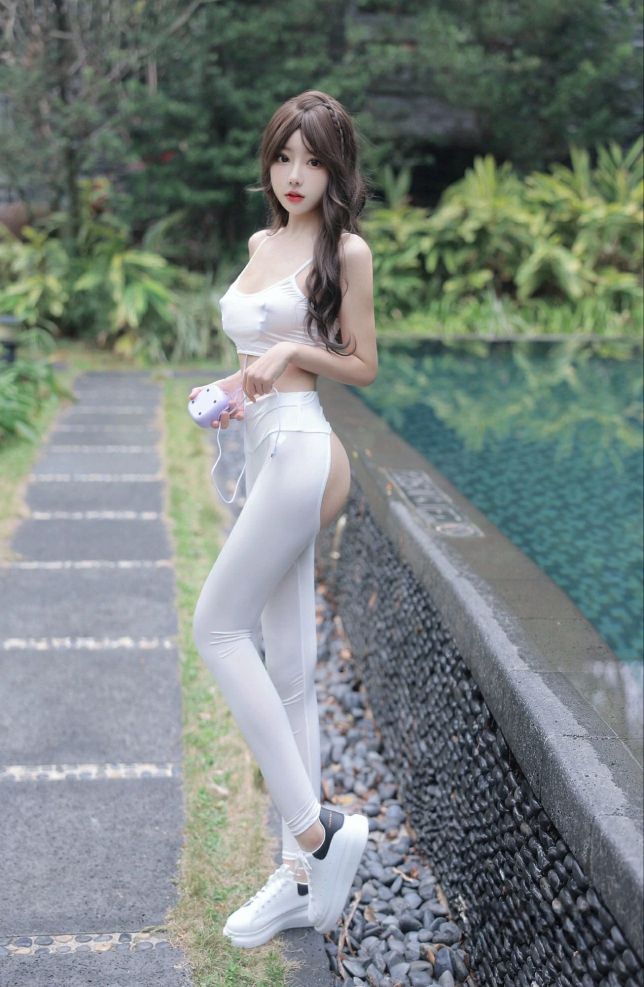 [秀人付费] 桃妖夭 诱人私拍福利 户外跳蛋 第 26 张