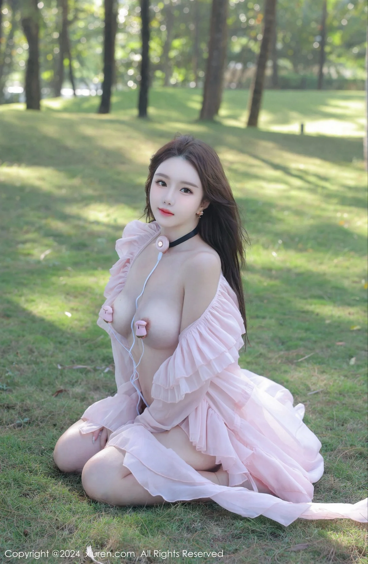 小薯条nienie户外性感粉色薄纱长裙半脱秀惹火身材绝美写真 第 21 张