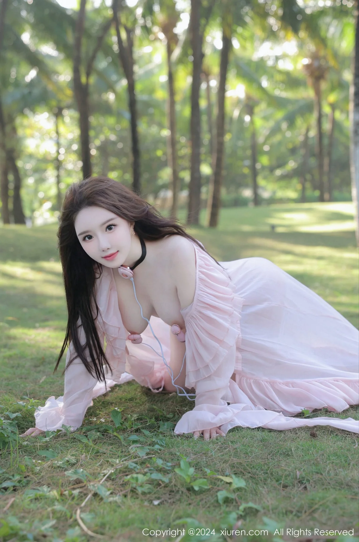 小薯条nienie户外性感粉色薄纱长裙半脱秀惹火身材绝美写真 第 30 张