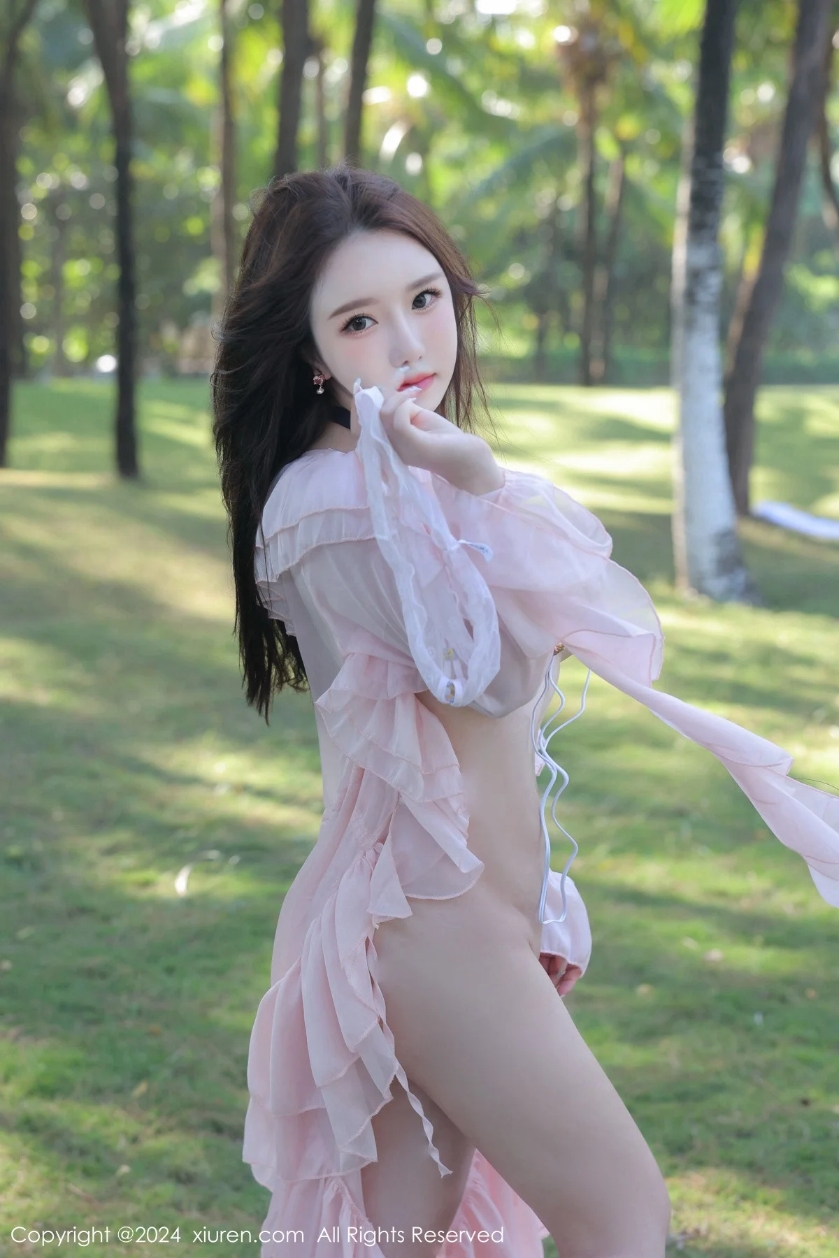 小薯条nienie户外性感粉色薄纱长裙半脱秀惹火身材绝美写真 第 36 张