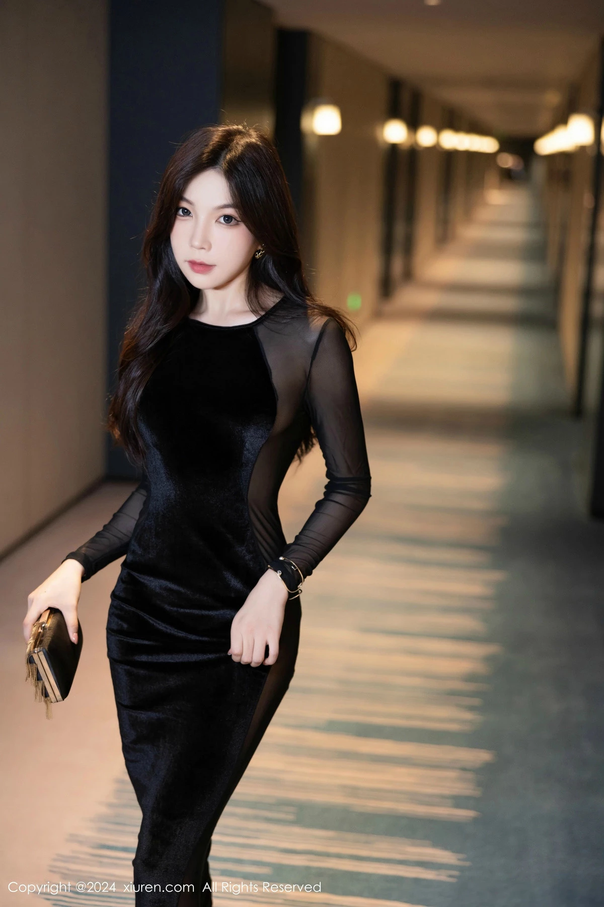 徐莉芝Booty性感黑色连衣裙+淡蓝色薄透连体衣迷人绝美写真 第 11 张