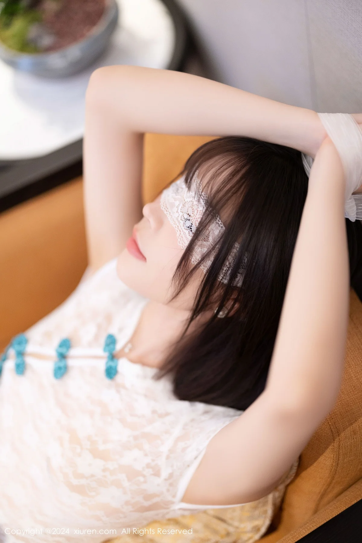 徐莉芝Booty性感浅色短裙配肉色丝袜秀曼妙身姿绝美写真 第 64 张
