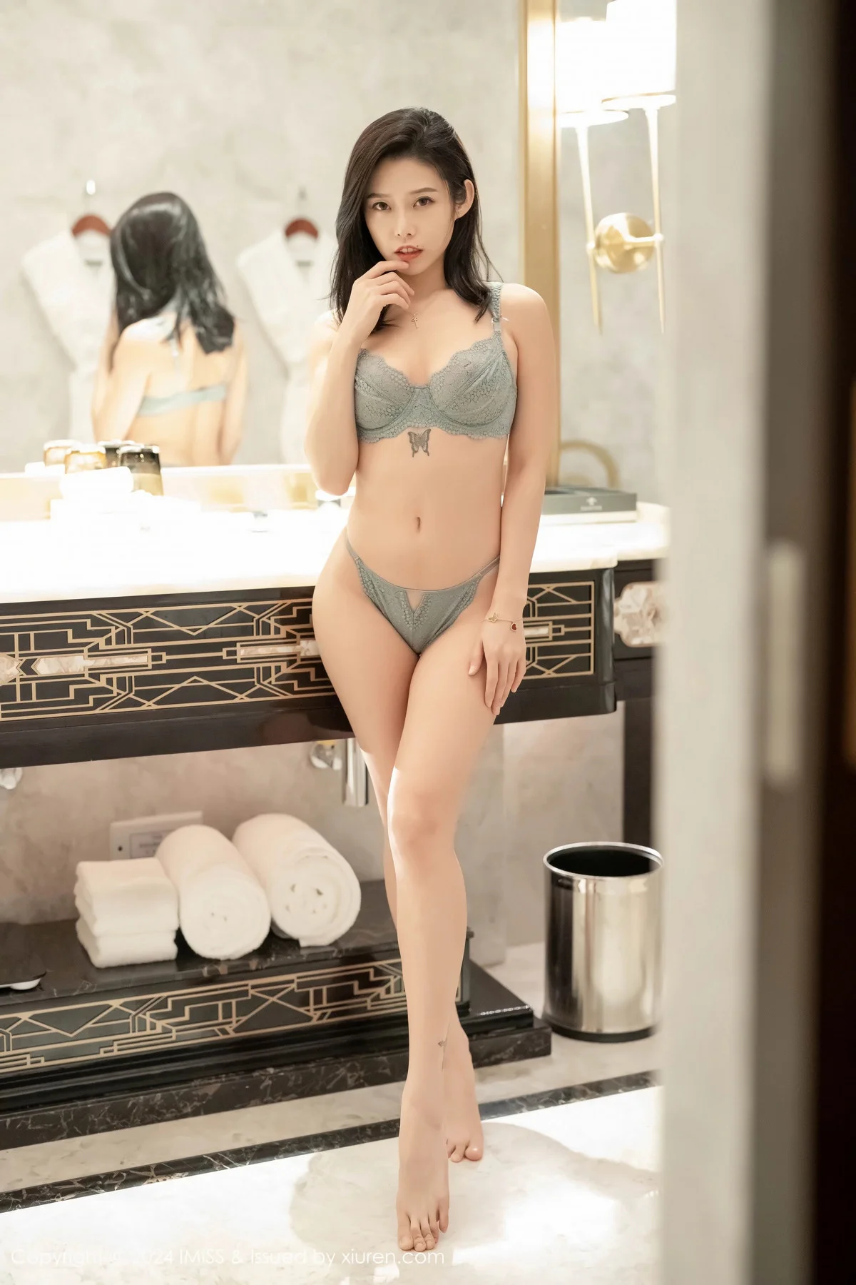 luvian本能性感灰色连衣短裙配超薄黑丝秀曼妙身姿迷人写真 第 61 张
