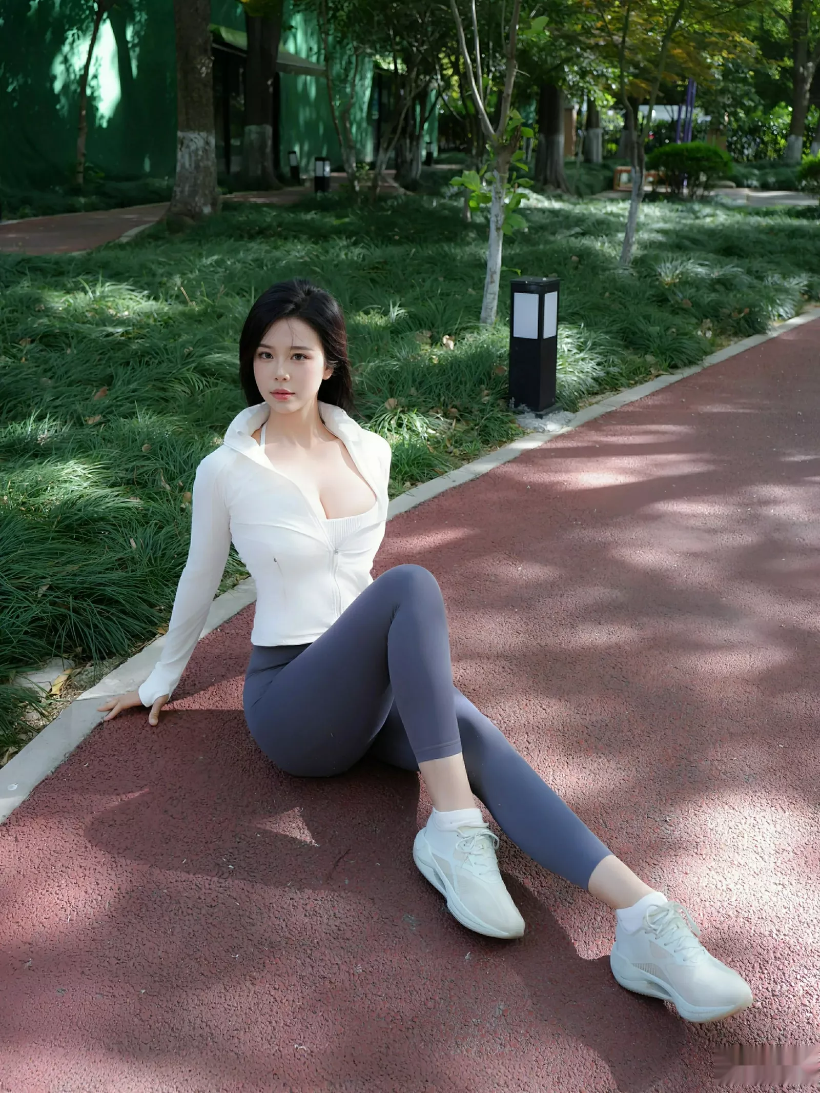 玫瑰我爱你性感白蓝瑜伽运动服紧身秀凹凸身材惹火绝美写真 第 22 张